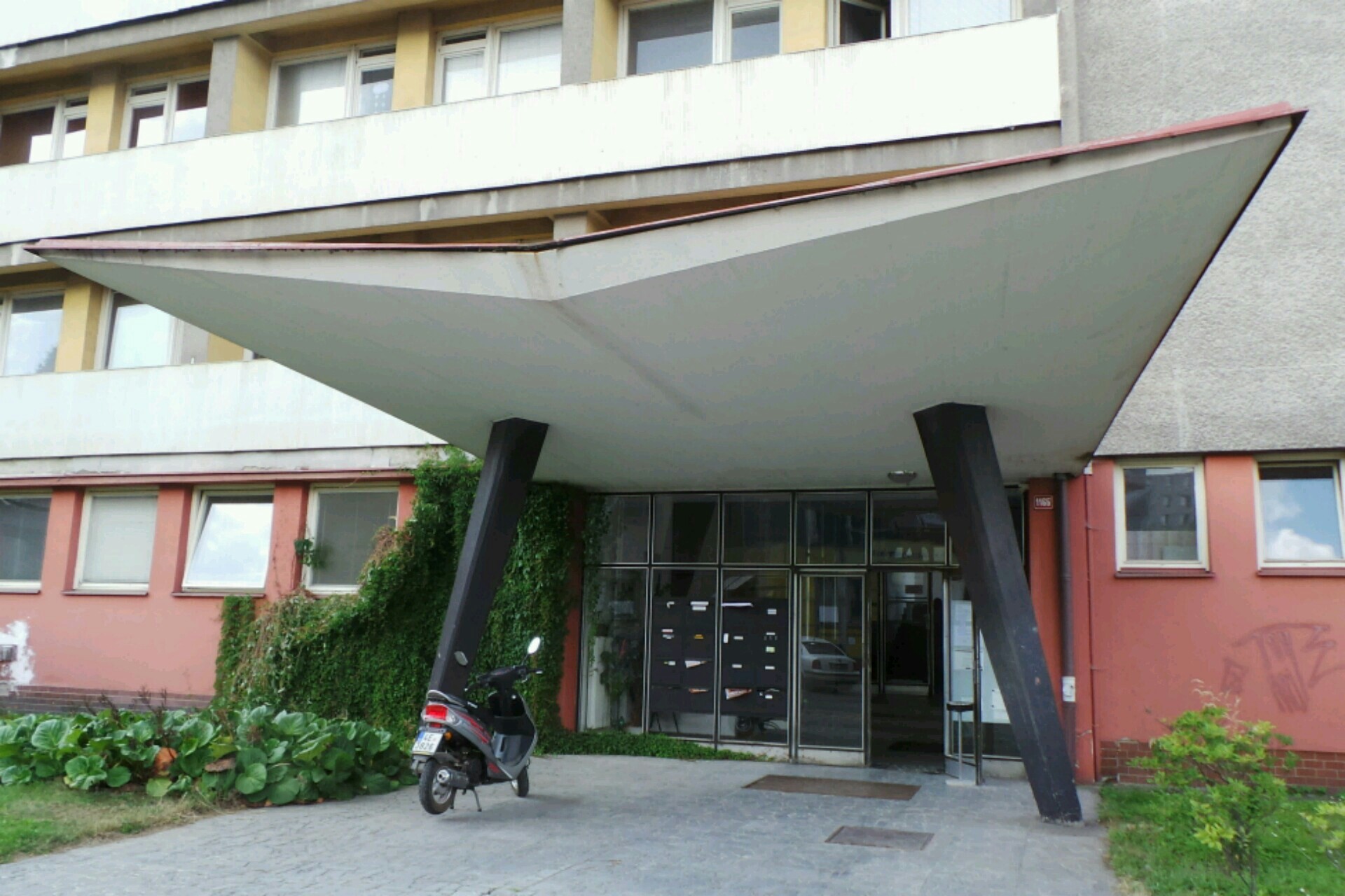 NAVARIS, spol. s r.o.