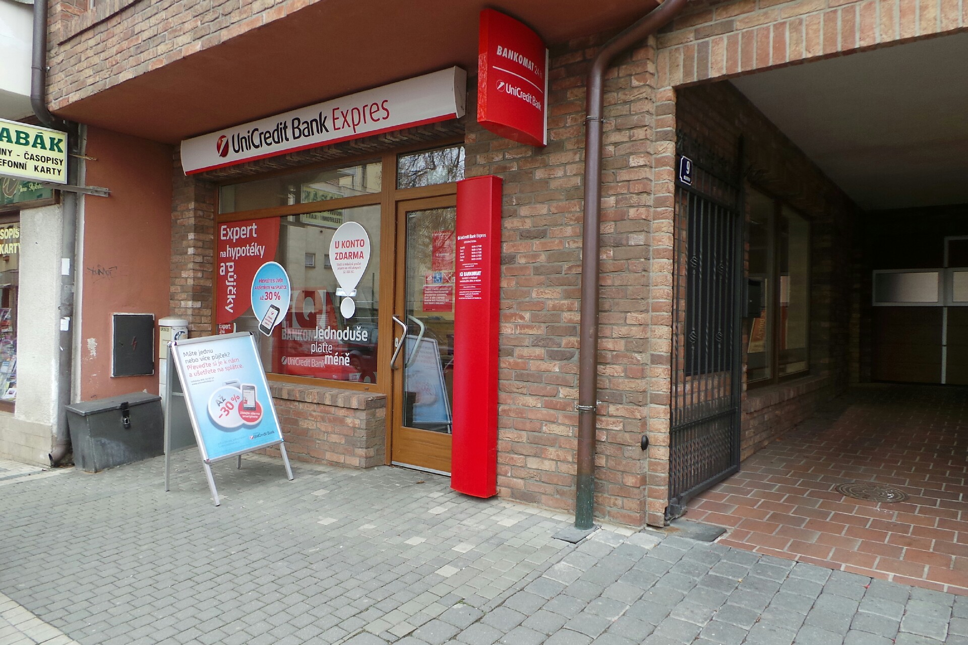 Bankomat UniCredit Bank Czech Republic