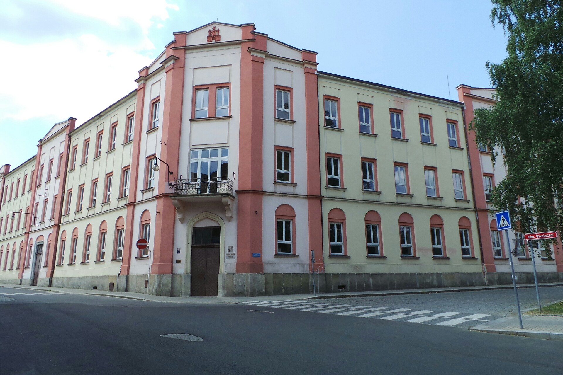 Obchodní akademie, Česká Lípa, náměstí Osvobození 422