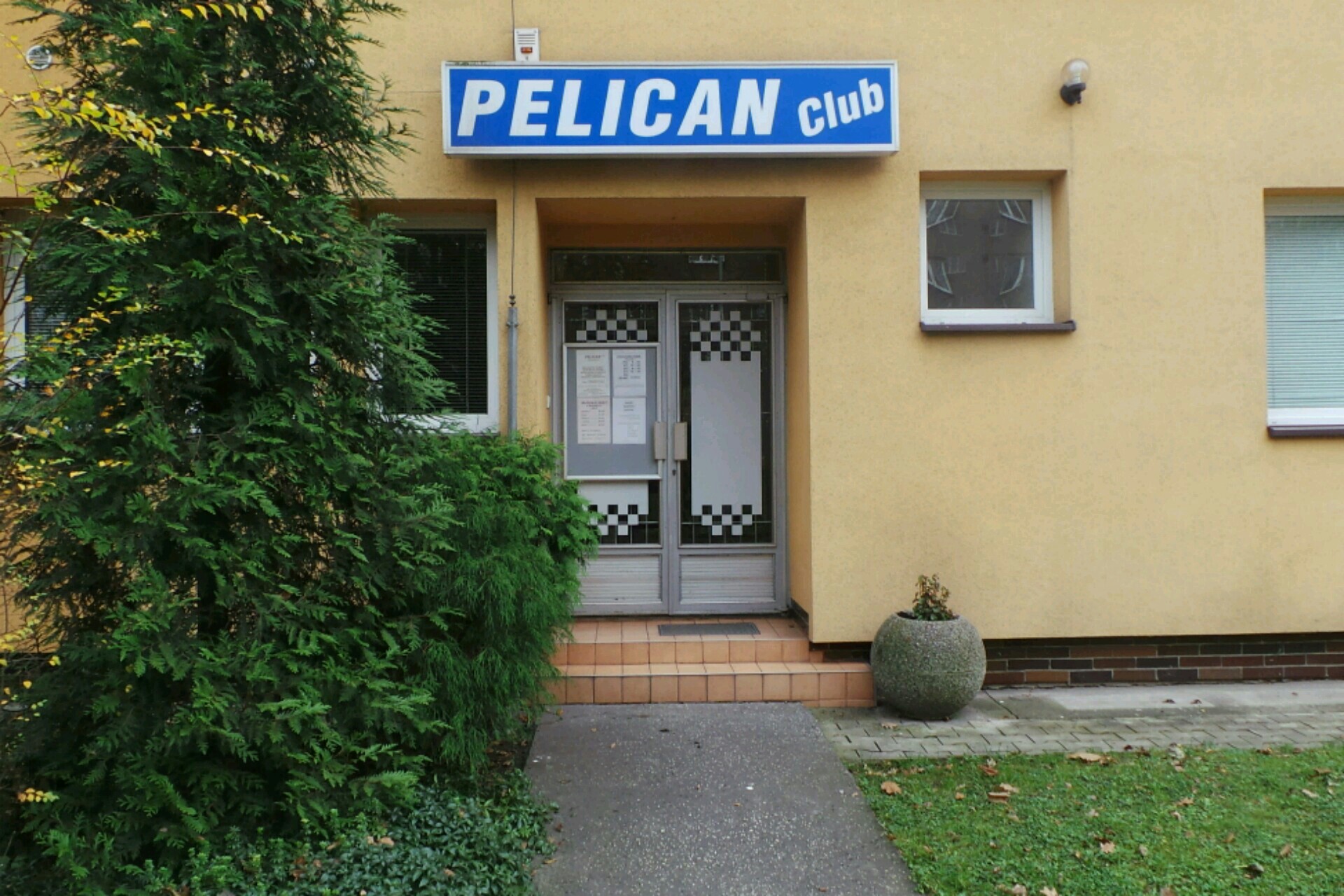 PELICAN CLUB
