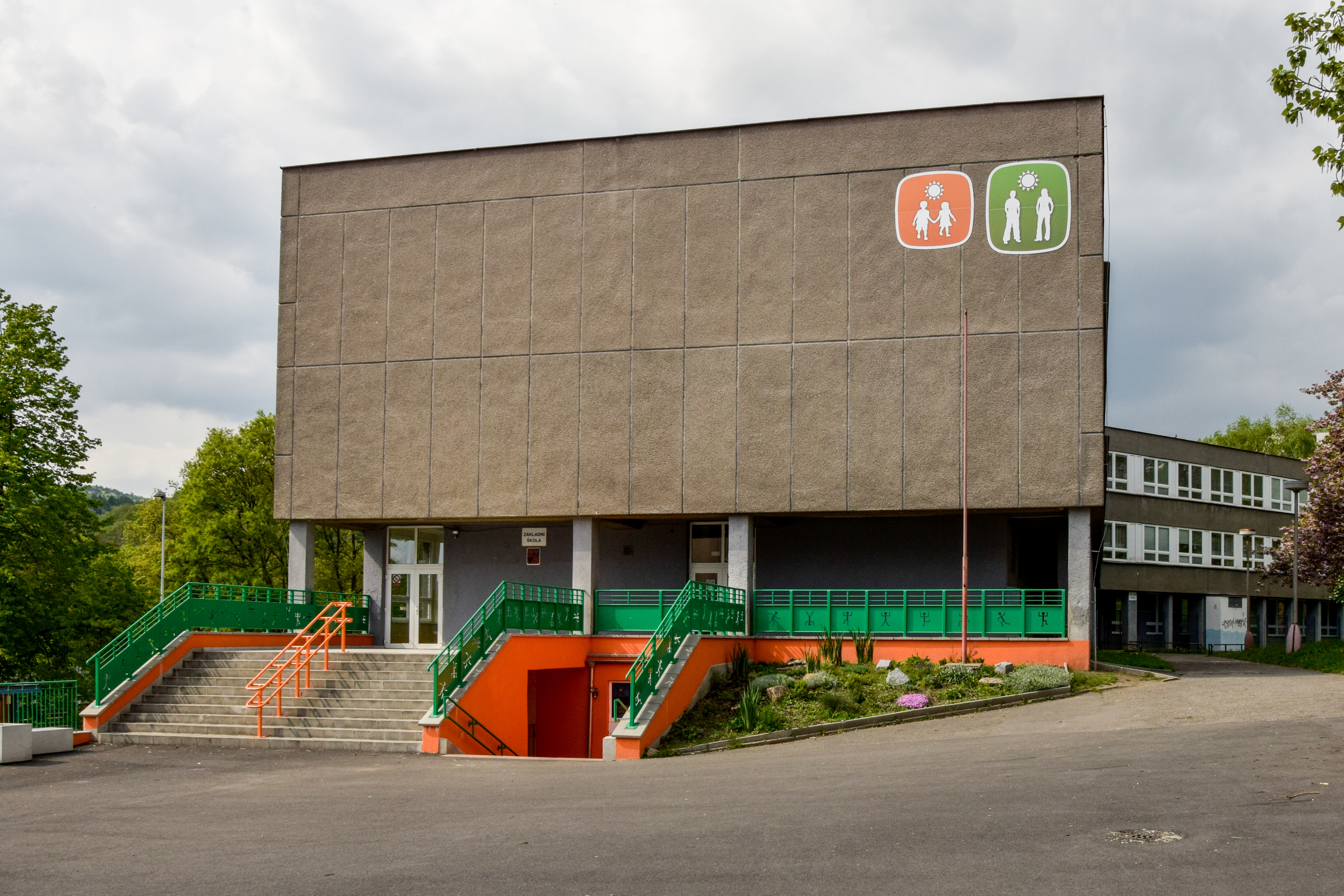 ZŠ Litvínov, Ruská