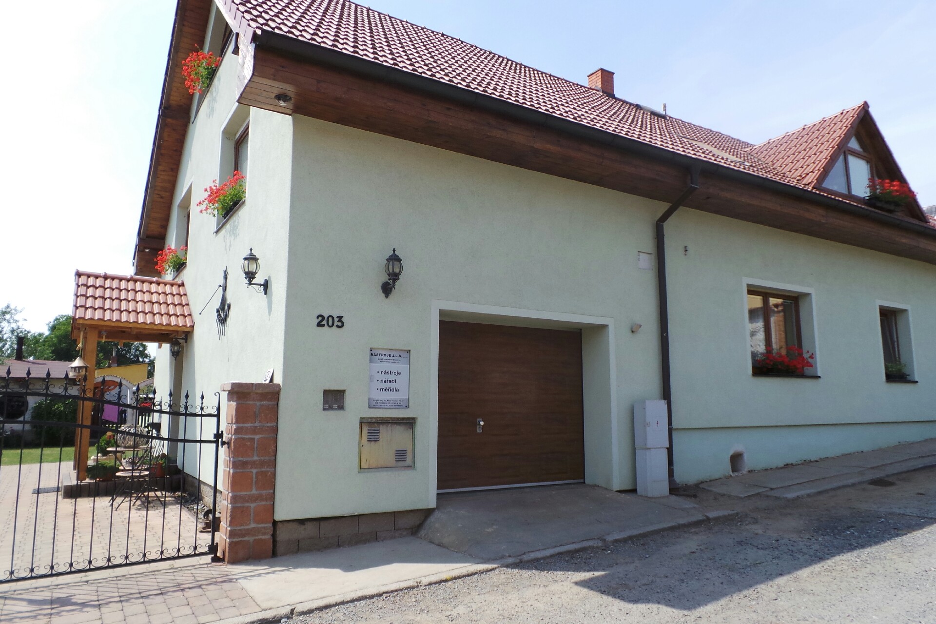 NÁSTROJE J.L.Š., spol. s r.o.