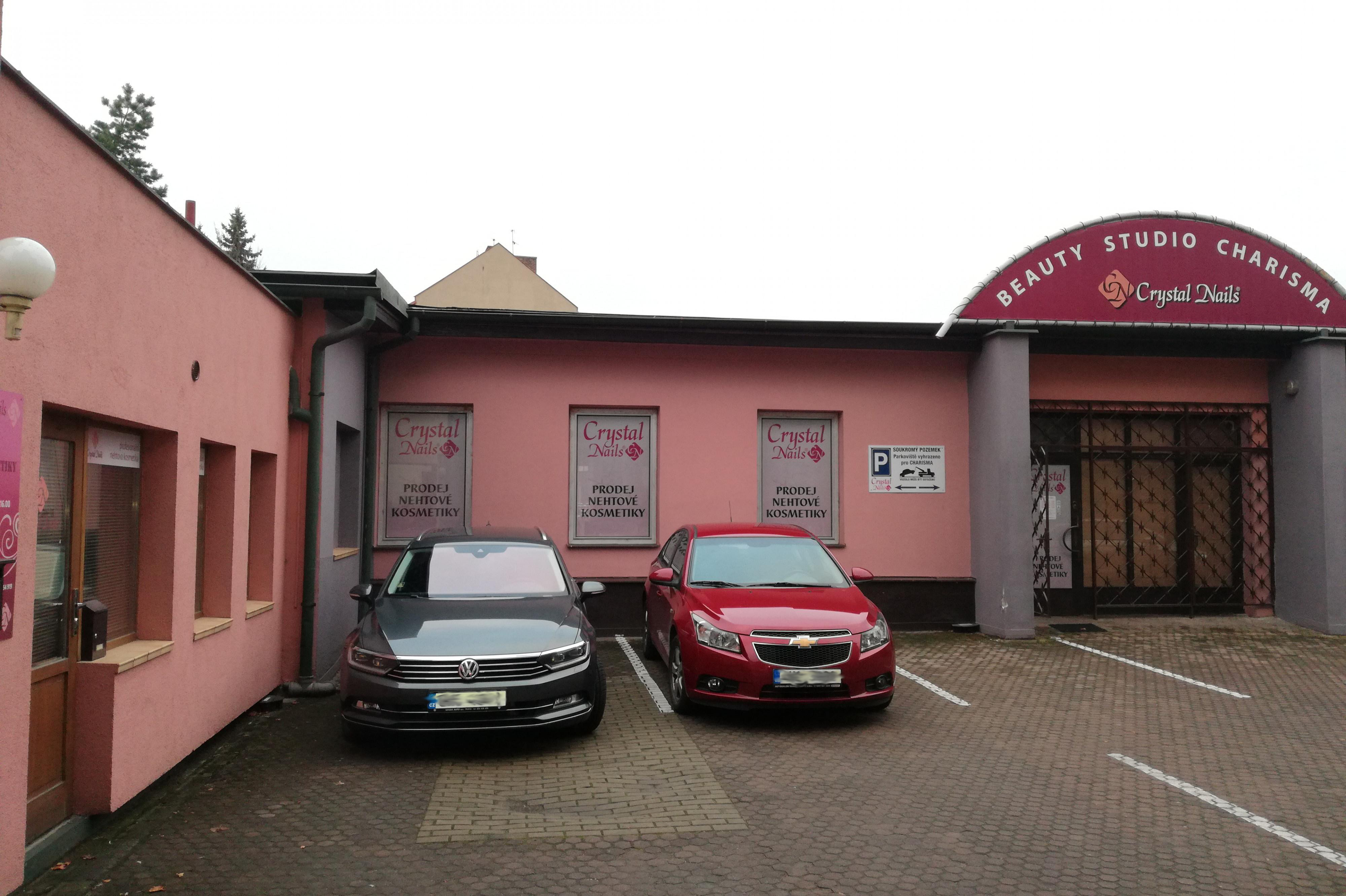 CRYSTAL NAILS - CHARISMA Plus s.r.o.