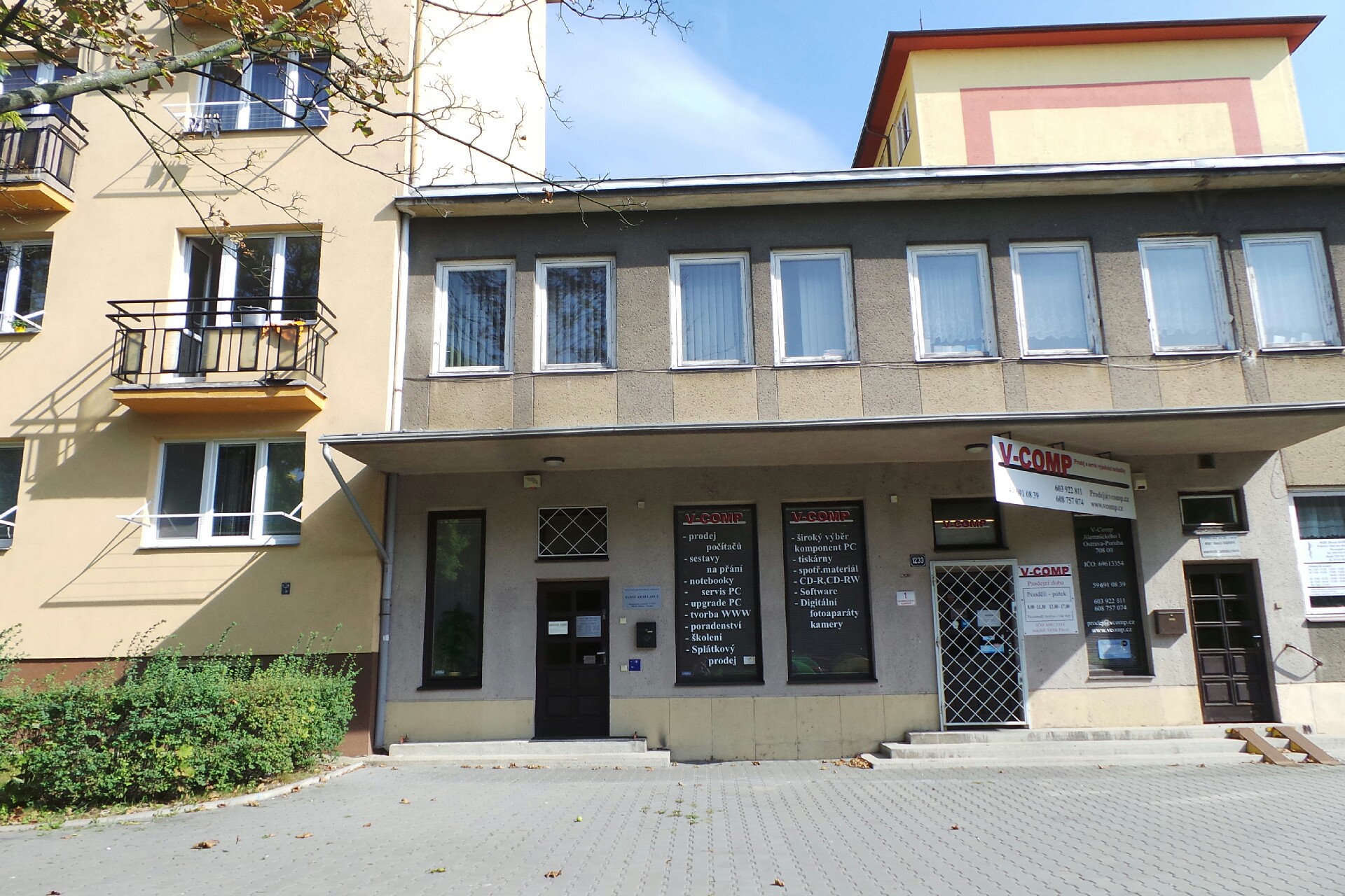 Stomatolog MUDr. Jiří Březina