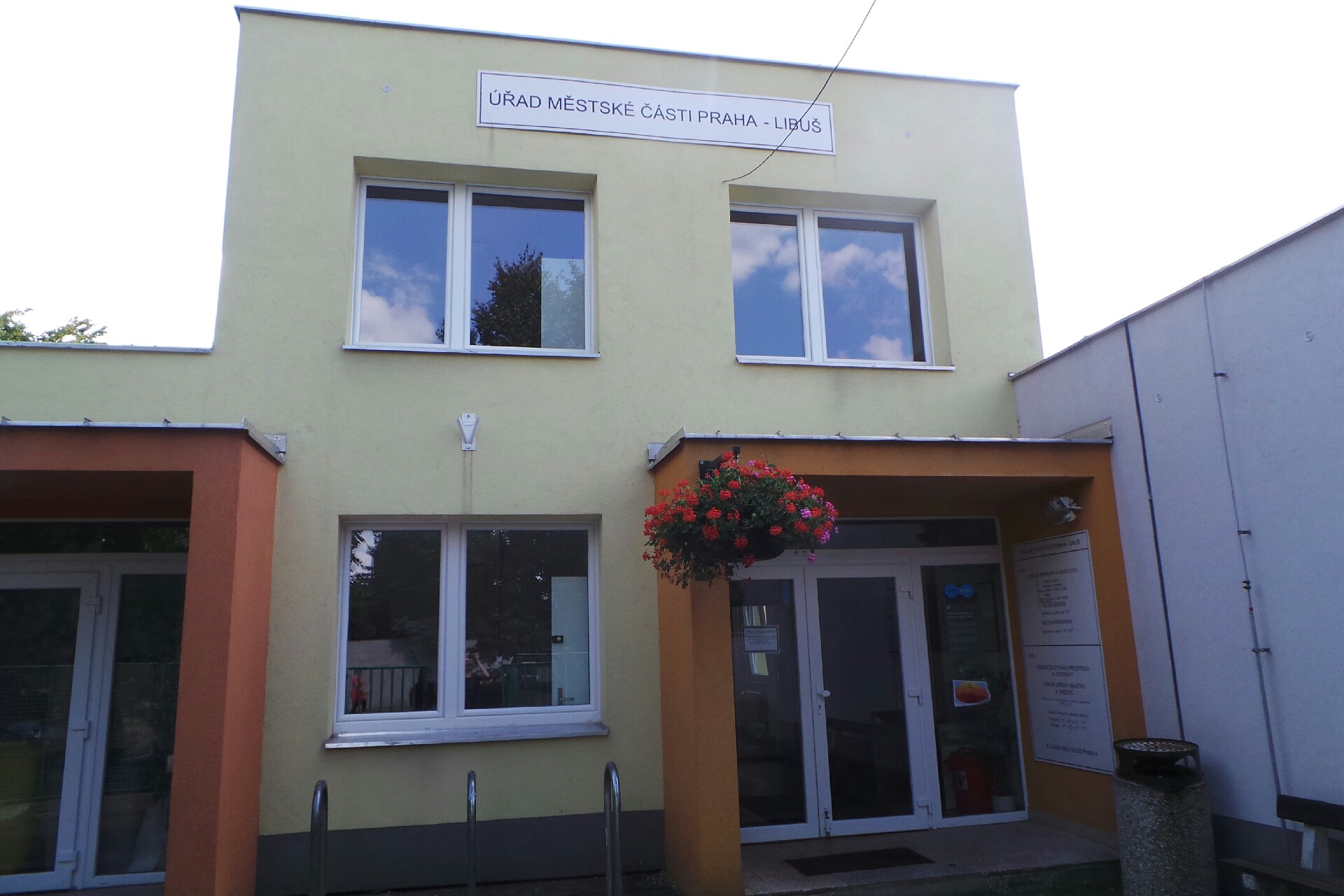 ÚMČ Praha - Libuš - Odbor správní a školství