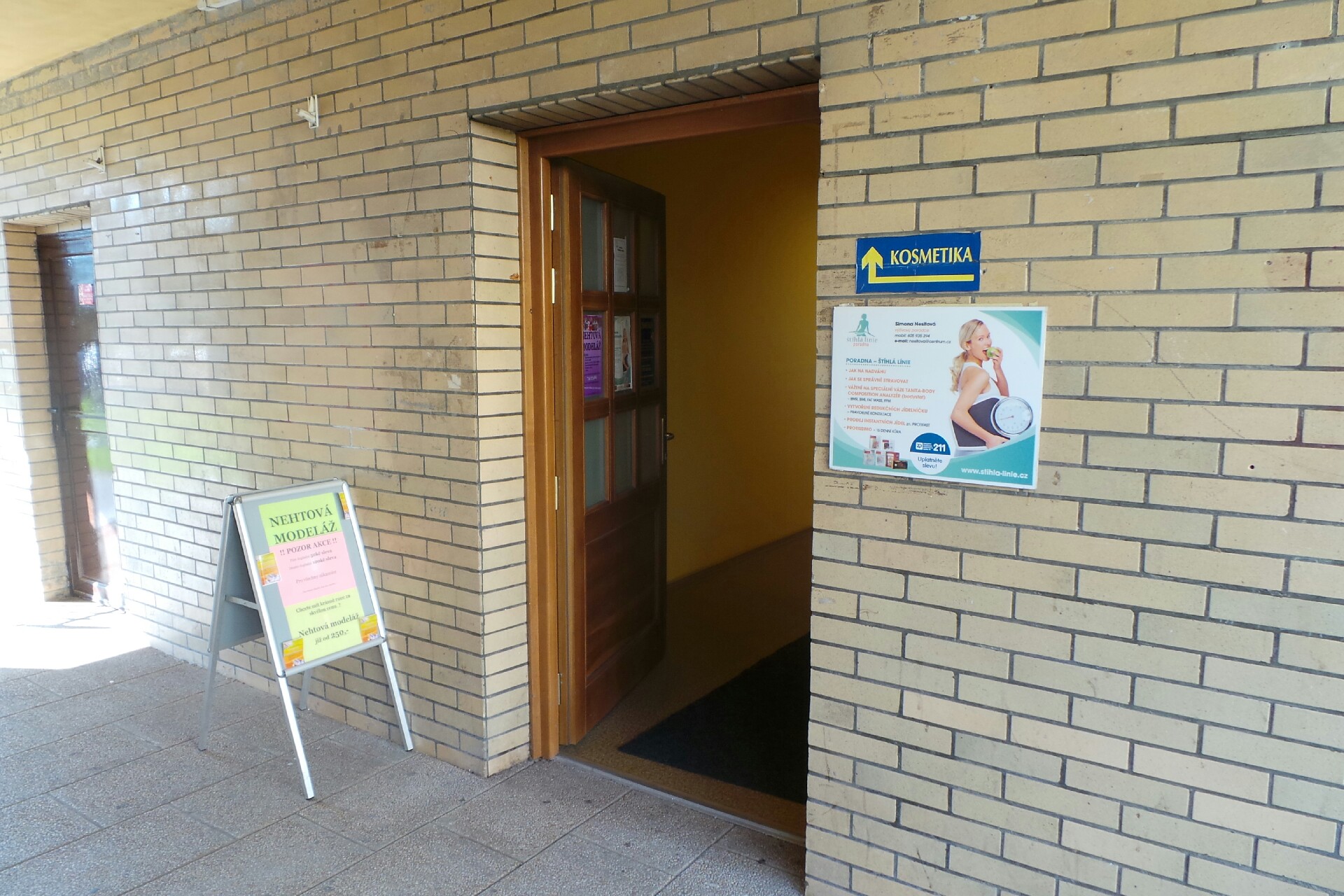 Lenka Pavelková - Nehtová modeláž