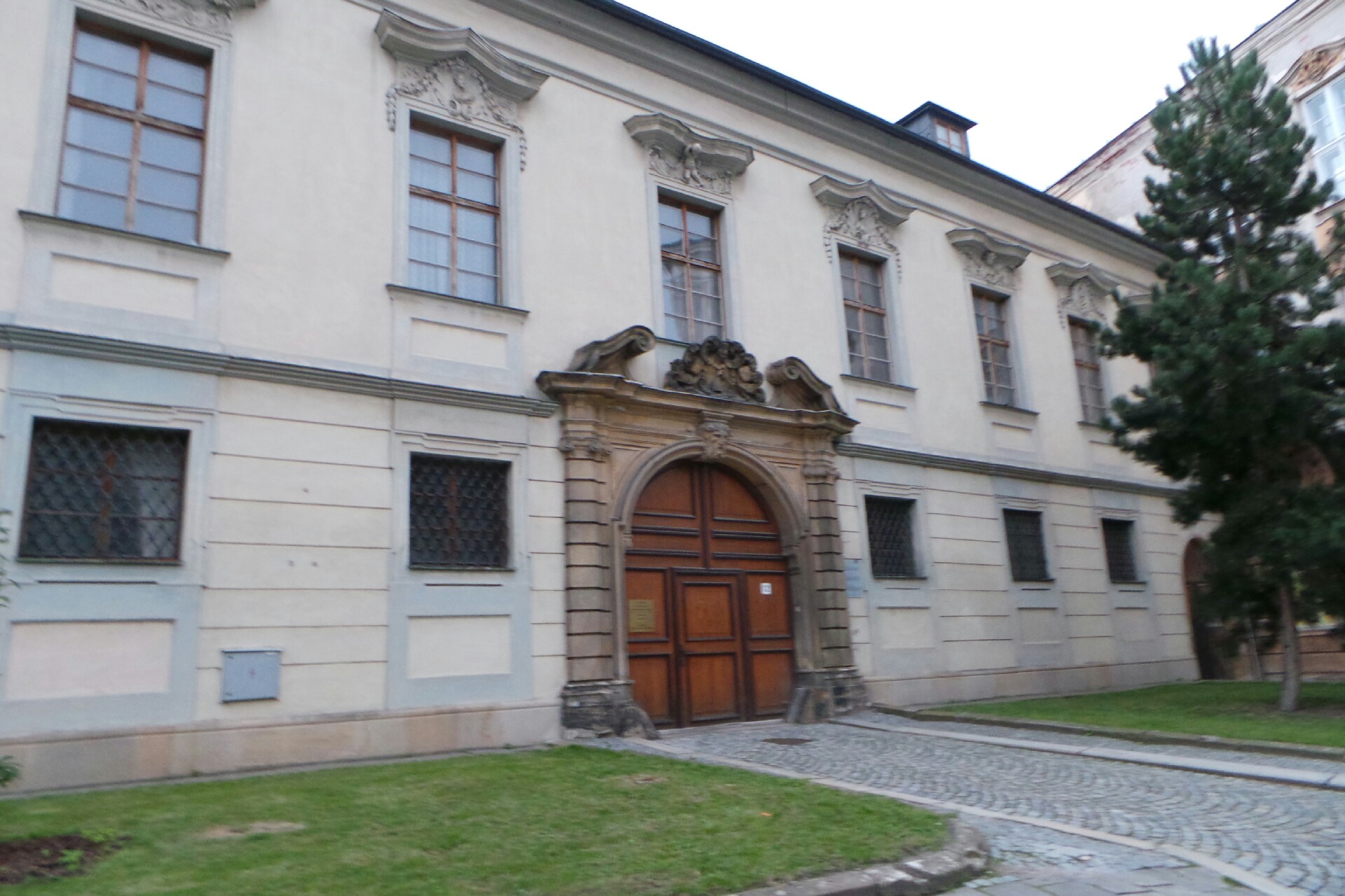 Univerzita Palackého v Olomouci - Katedra politologie a evropských studií Filozofické fakulty