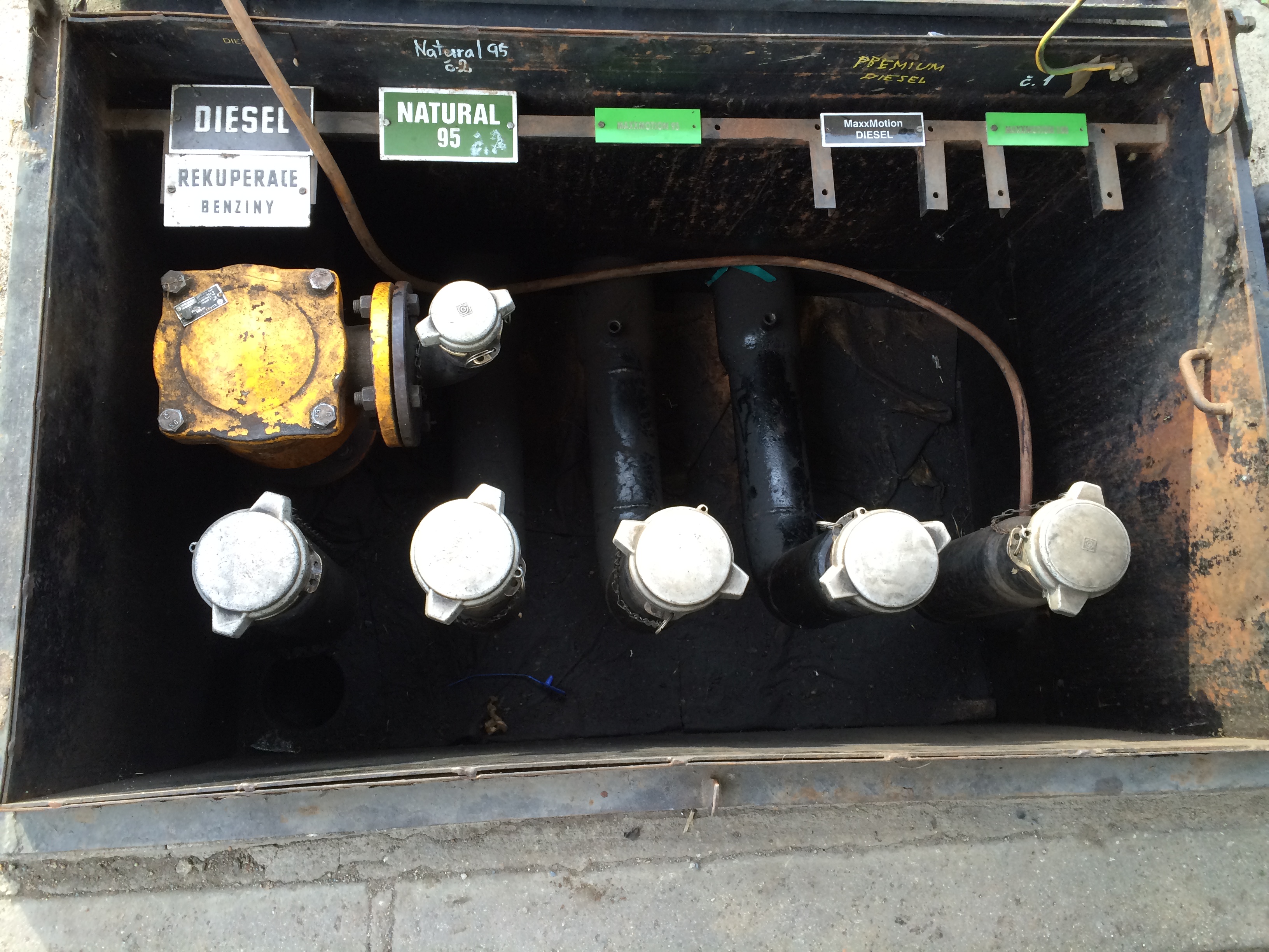 REVIZE N+V  servis čerpacích stanic Praha foto 2