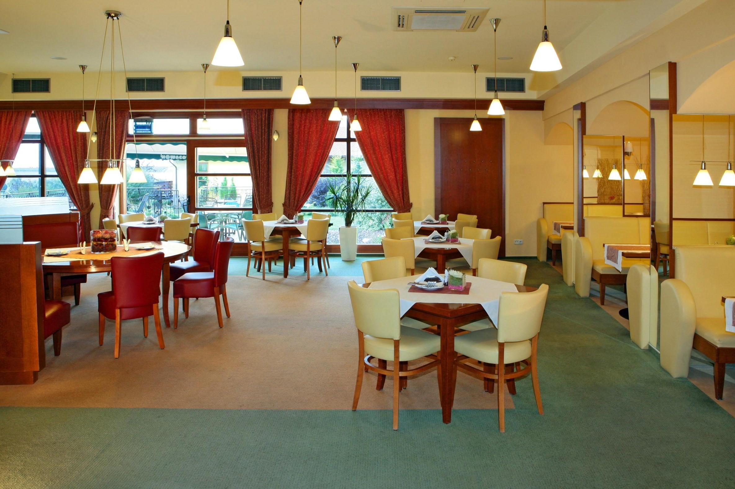 Restaurace Hotel HAPPY STAR