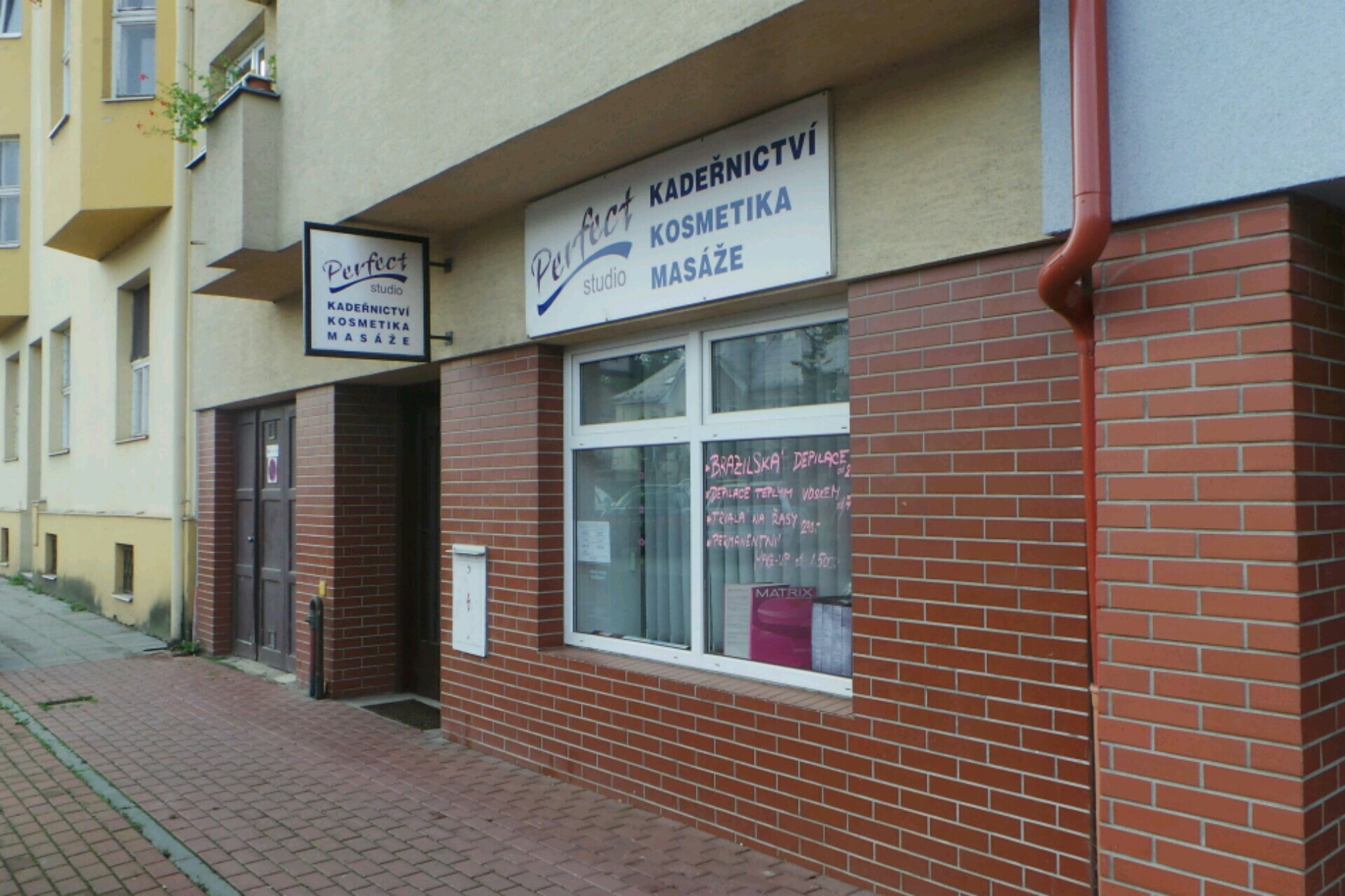 Perfect Studio - Anna Černá