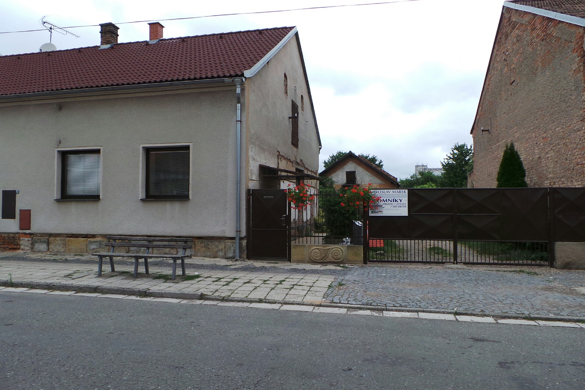 Pomníky Miroslav Marek