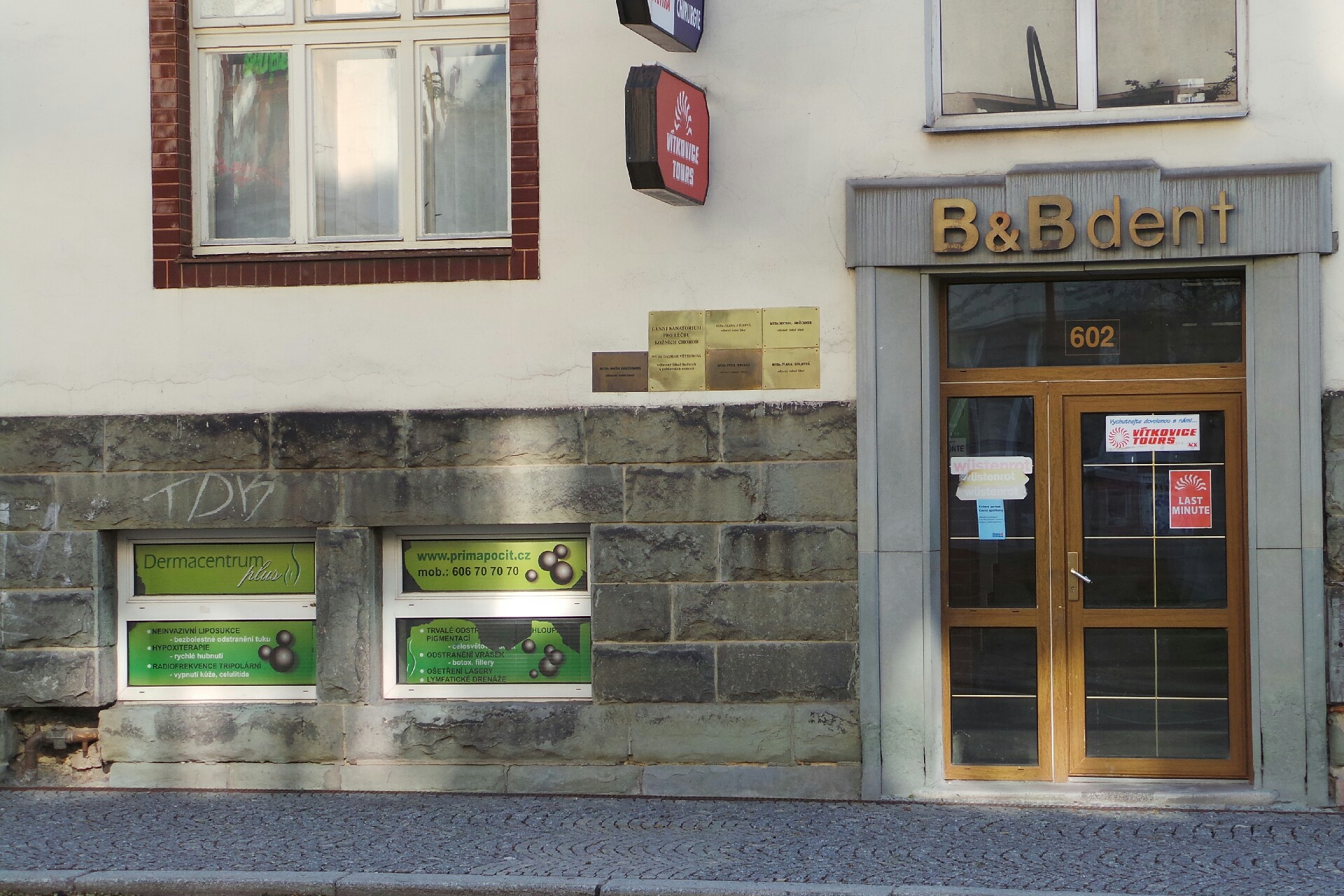 MUDr. Dagmar Větěchová - Dermacentrum plus Kožní ambulance