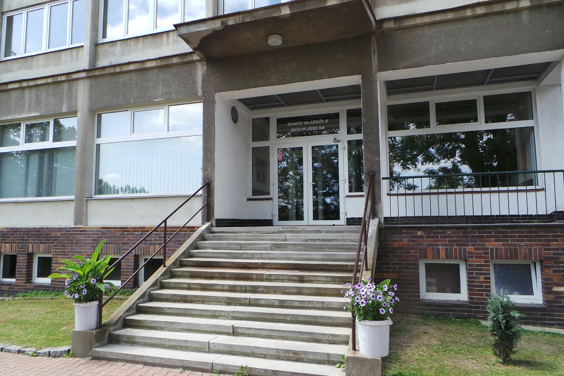 Střední škola strojní, stavební a dopravní Liberec - Školní jídelna