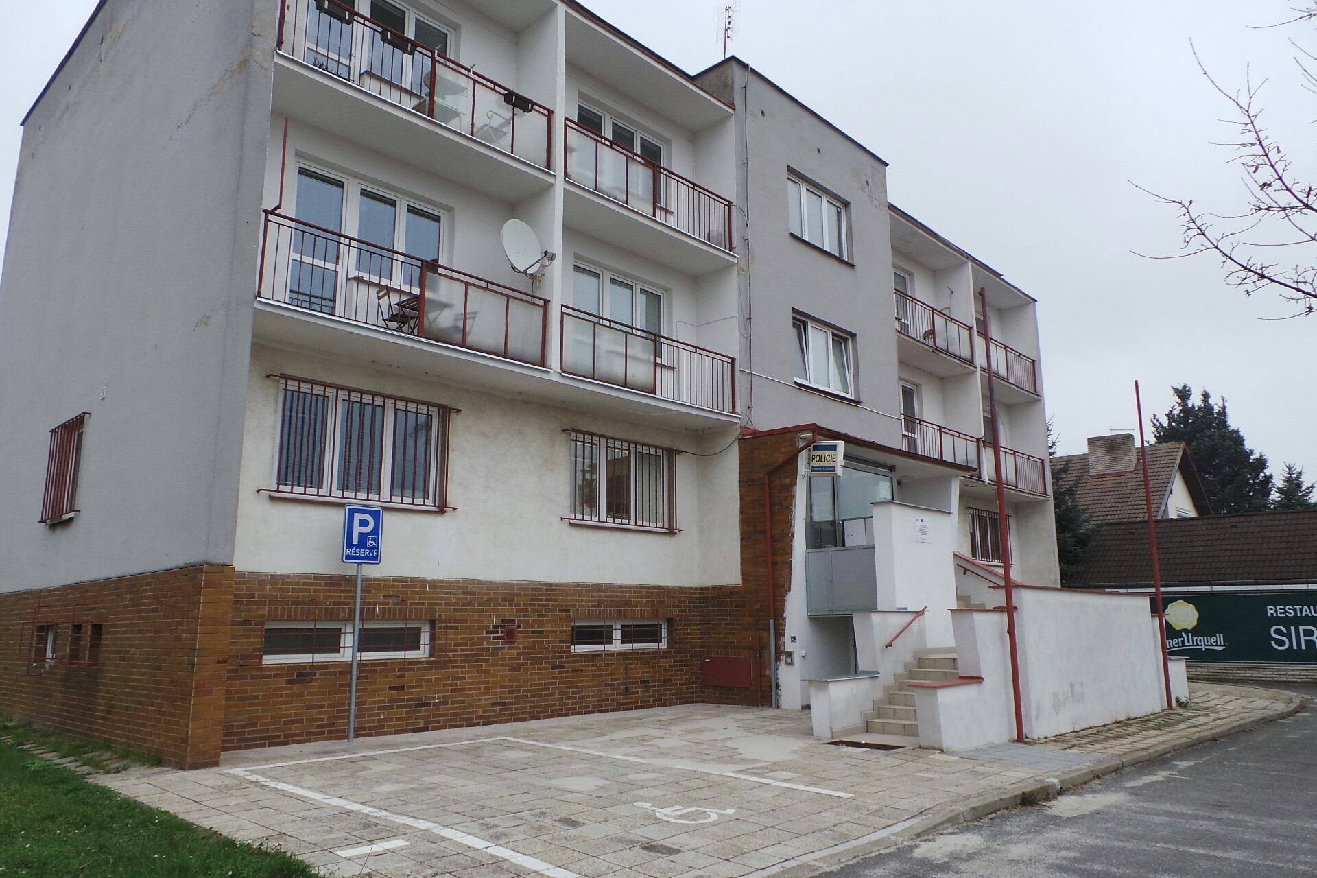 Policie ČR - Obvodní oddělení Unhošť foto 2