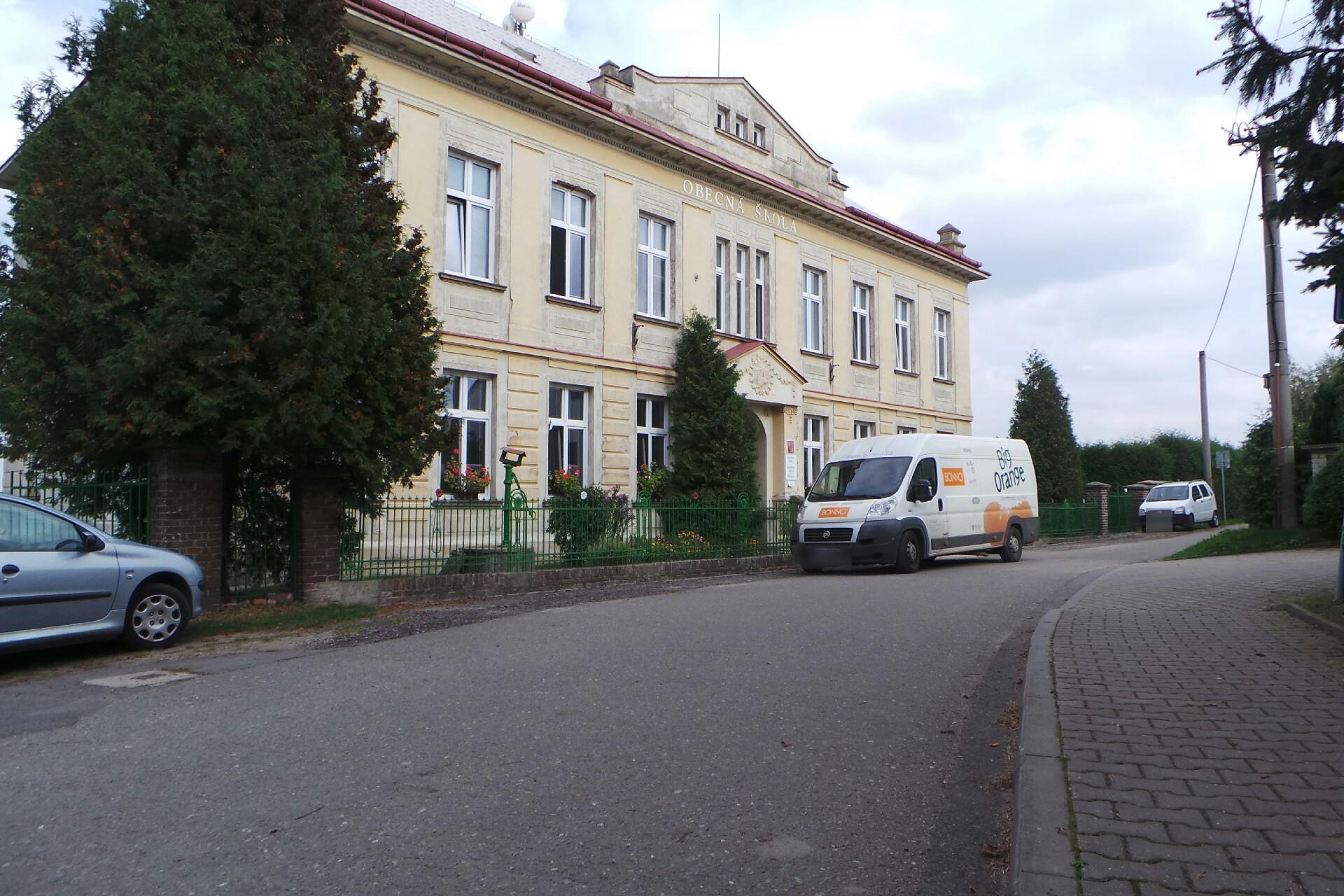 ZŠ a MŠ, Probluz, okres Hradec Králové