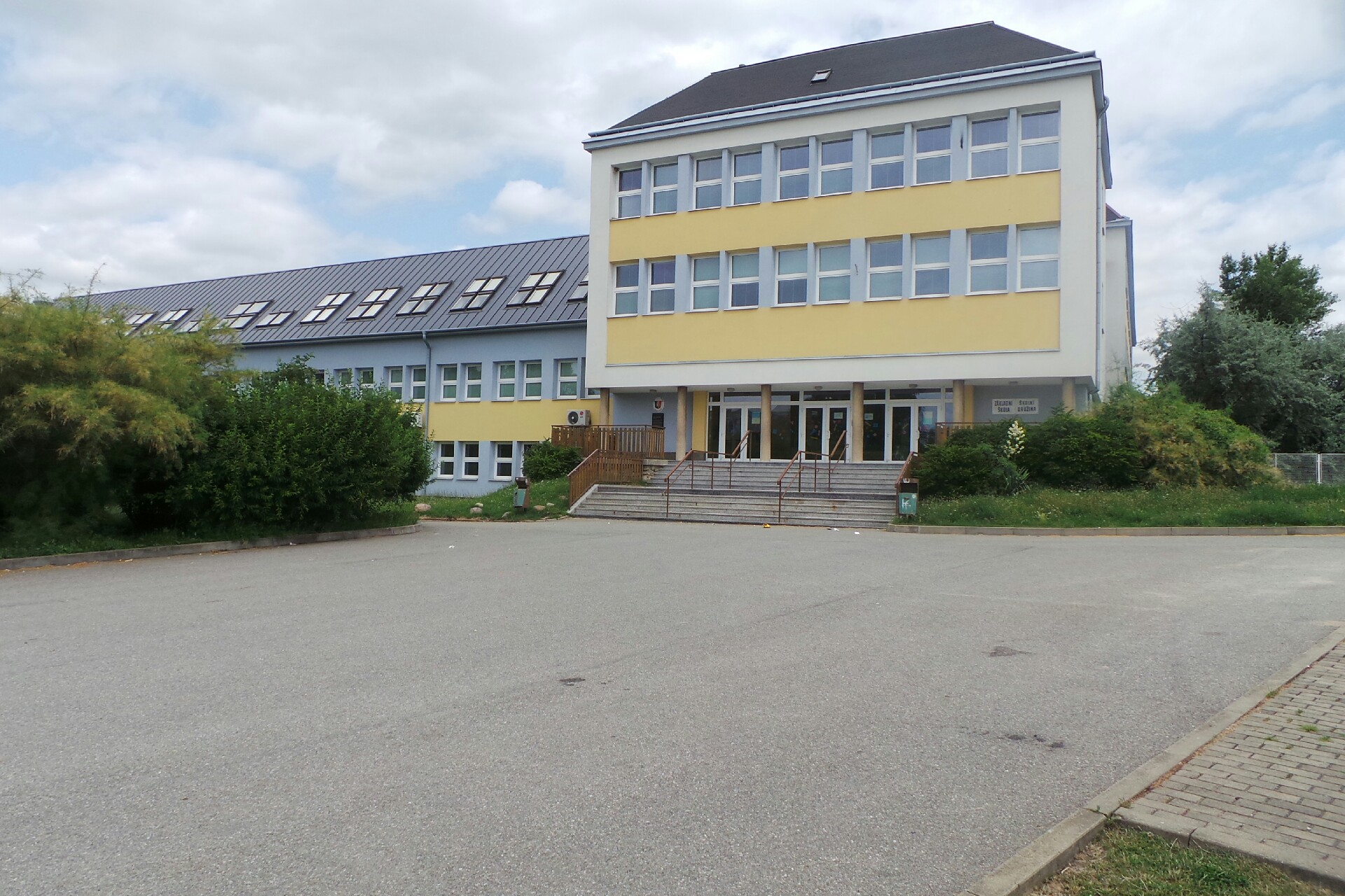 Základní škola a Mateřská škola, Tasovice, okres Znojmo foto 1