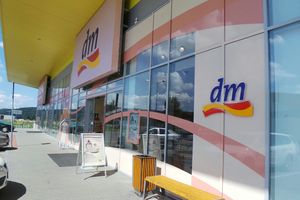 Firemní grafika dm drogerie markt s.r.o.