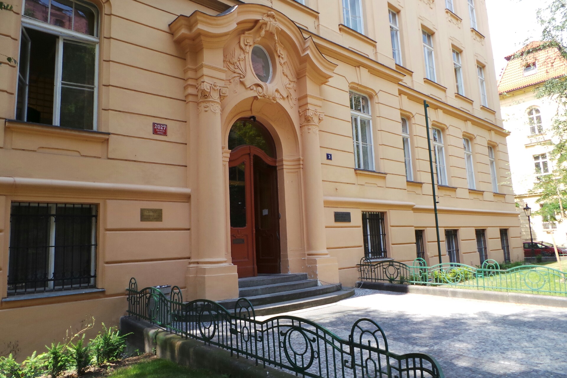 Kabinet výuky obecné fyziky Matematicko-fyzikální fakulty - Univerzita Karlova