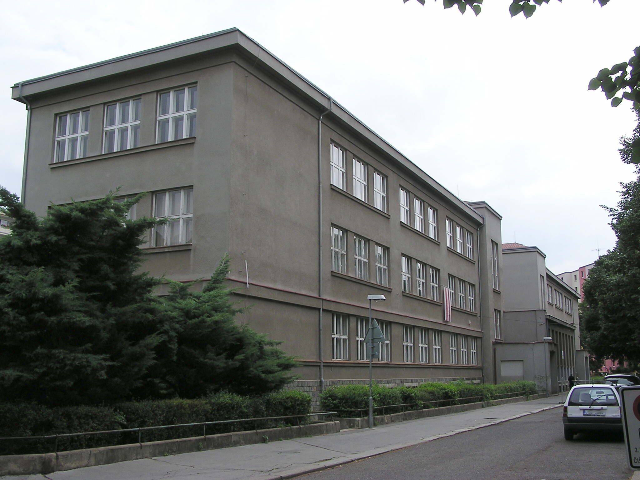 ZŠ a ZUŠ Ústí nad Labem, Husova