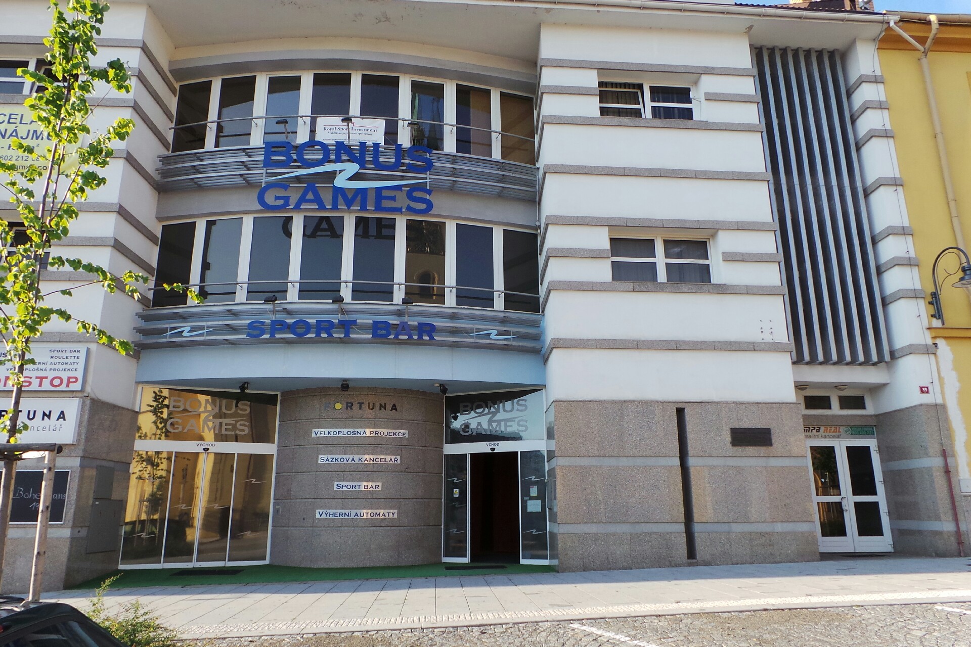 QUATRO FINANCE, a.s.