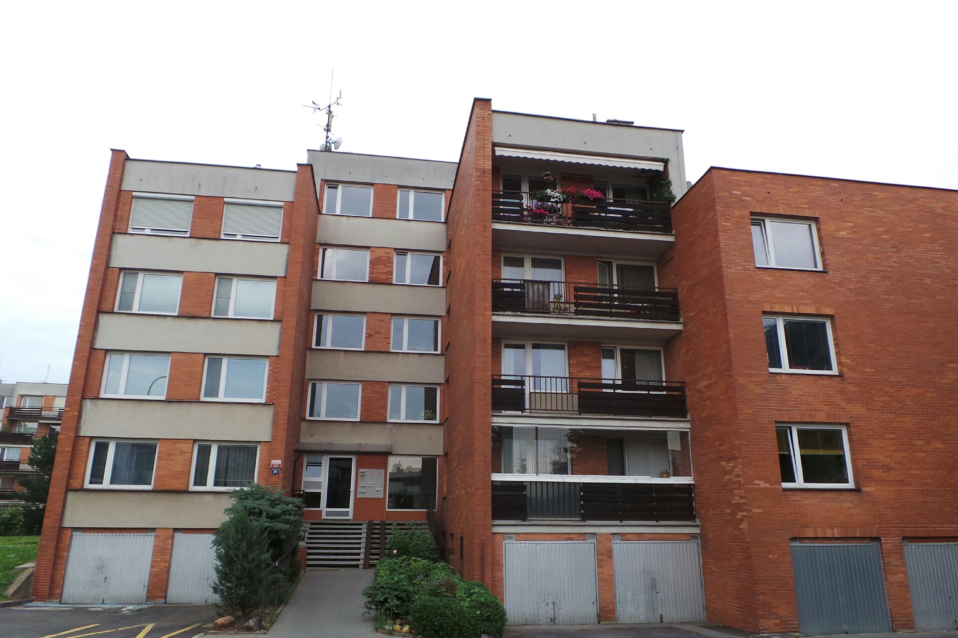 Opravy a ledění pian - Josef Kalous