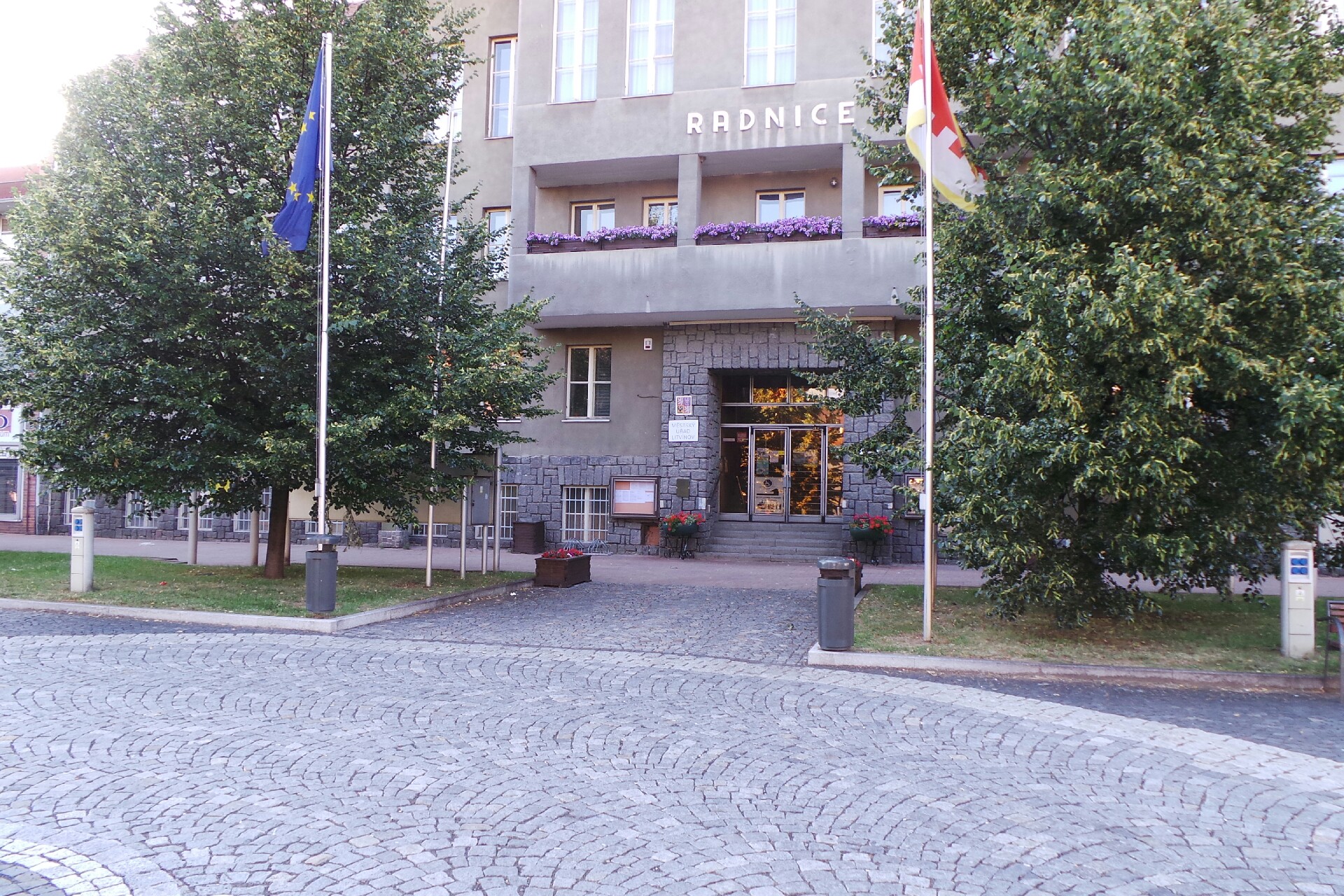 Litvínov - městský úřad foto 1