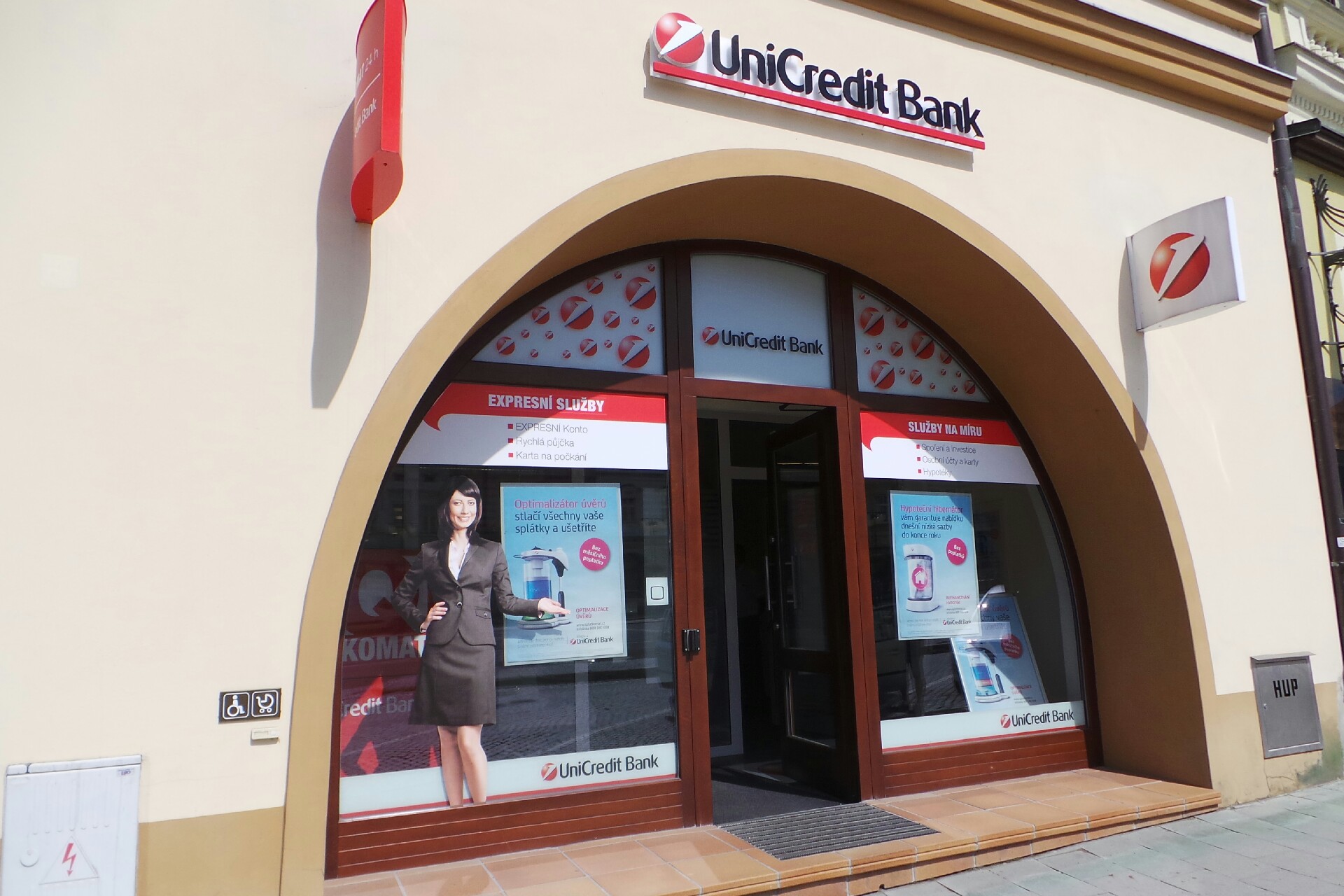 UniCredit Bank Czech Republic and Slovakia, a.s. foto 3