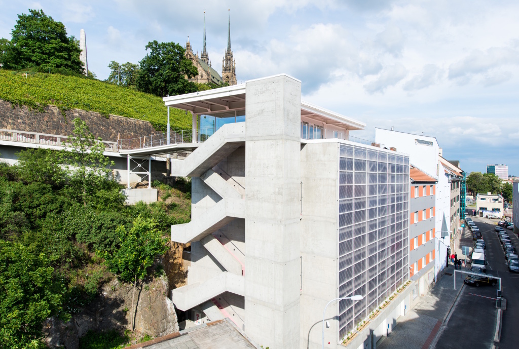 Parkovací dům PINKI PARK foto 2
