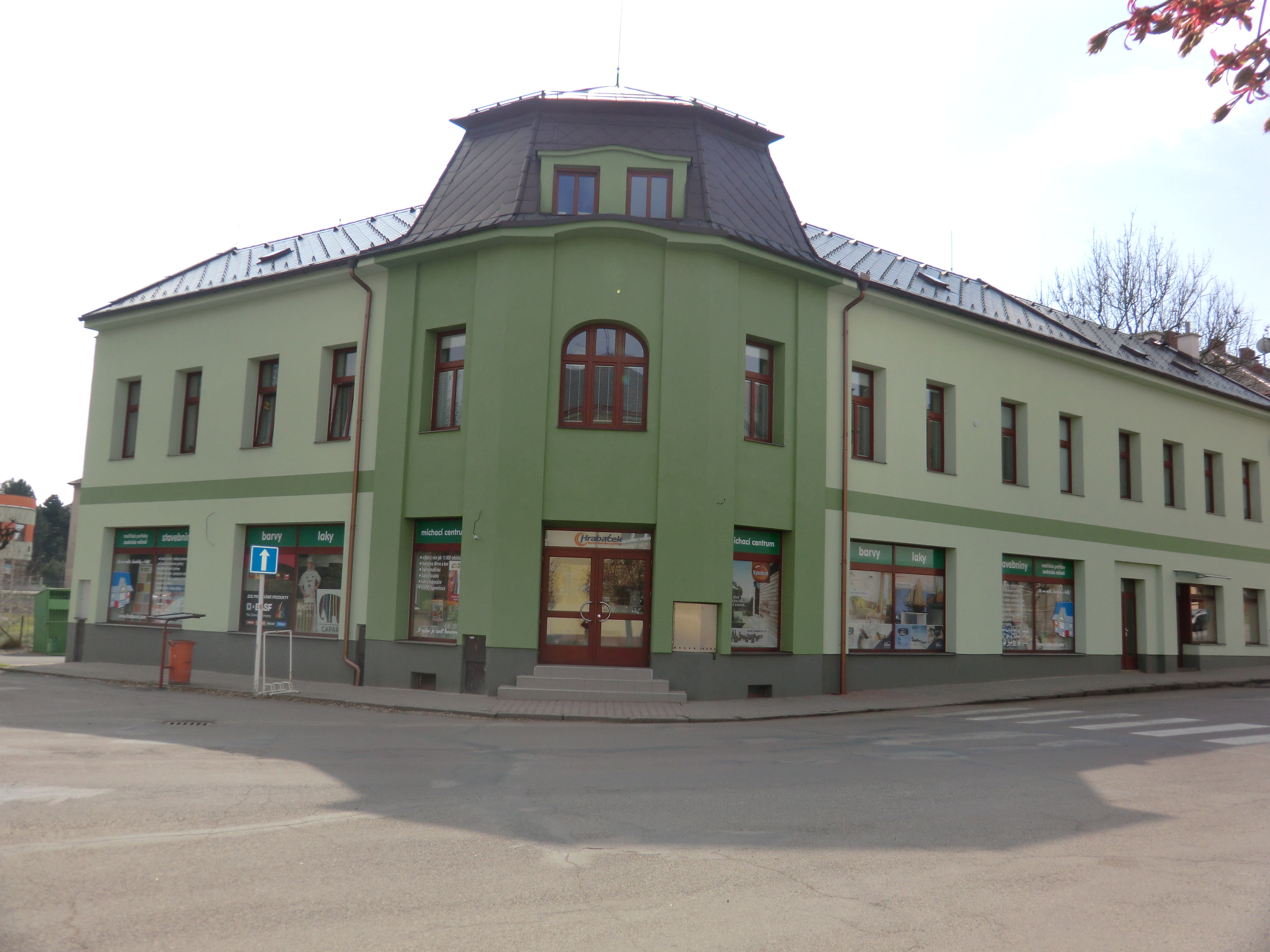 Hrabáček - barvy, míchací centrum