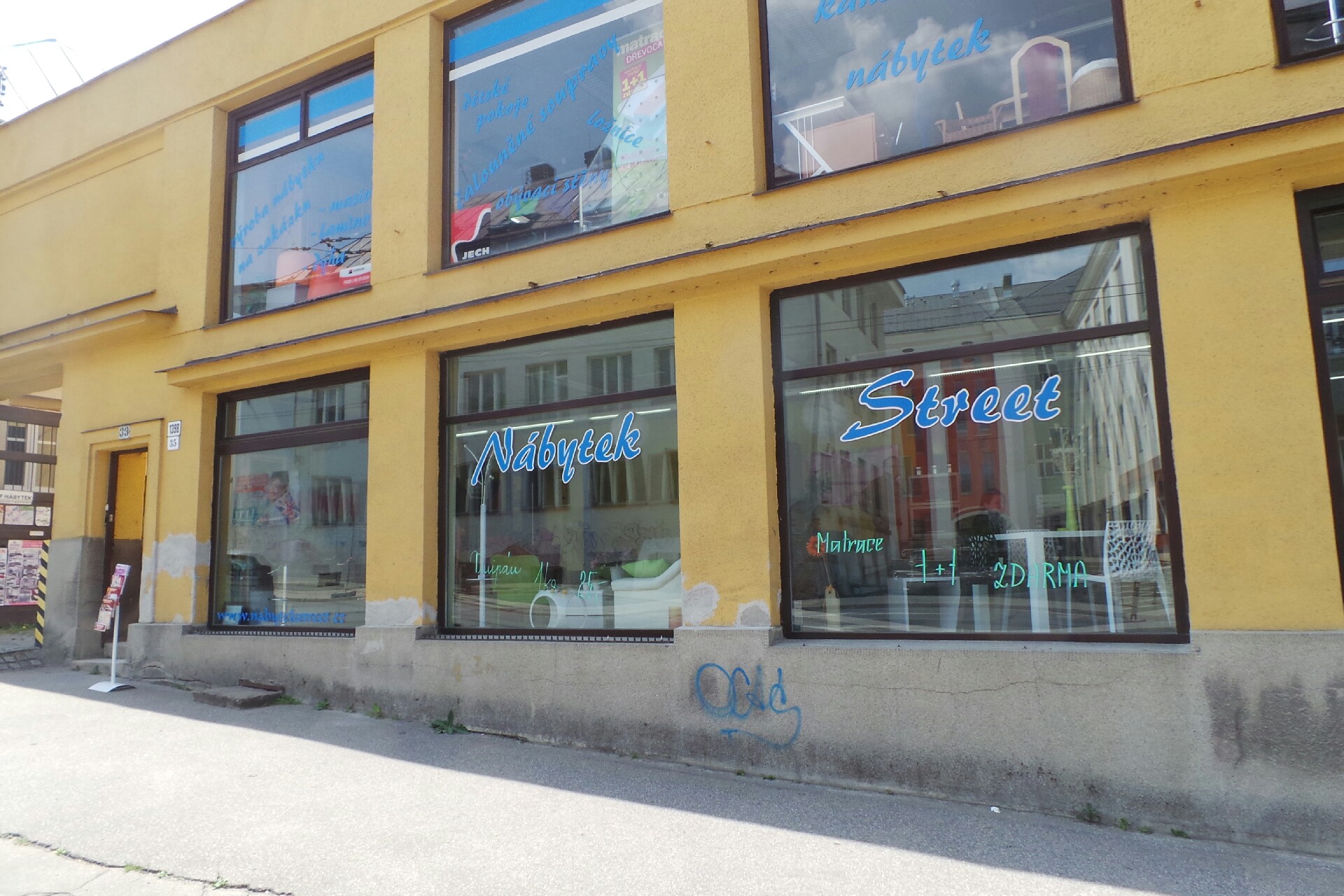 Nábytek Street, spol. s r.o.