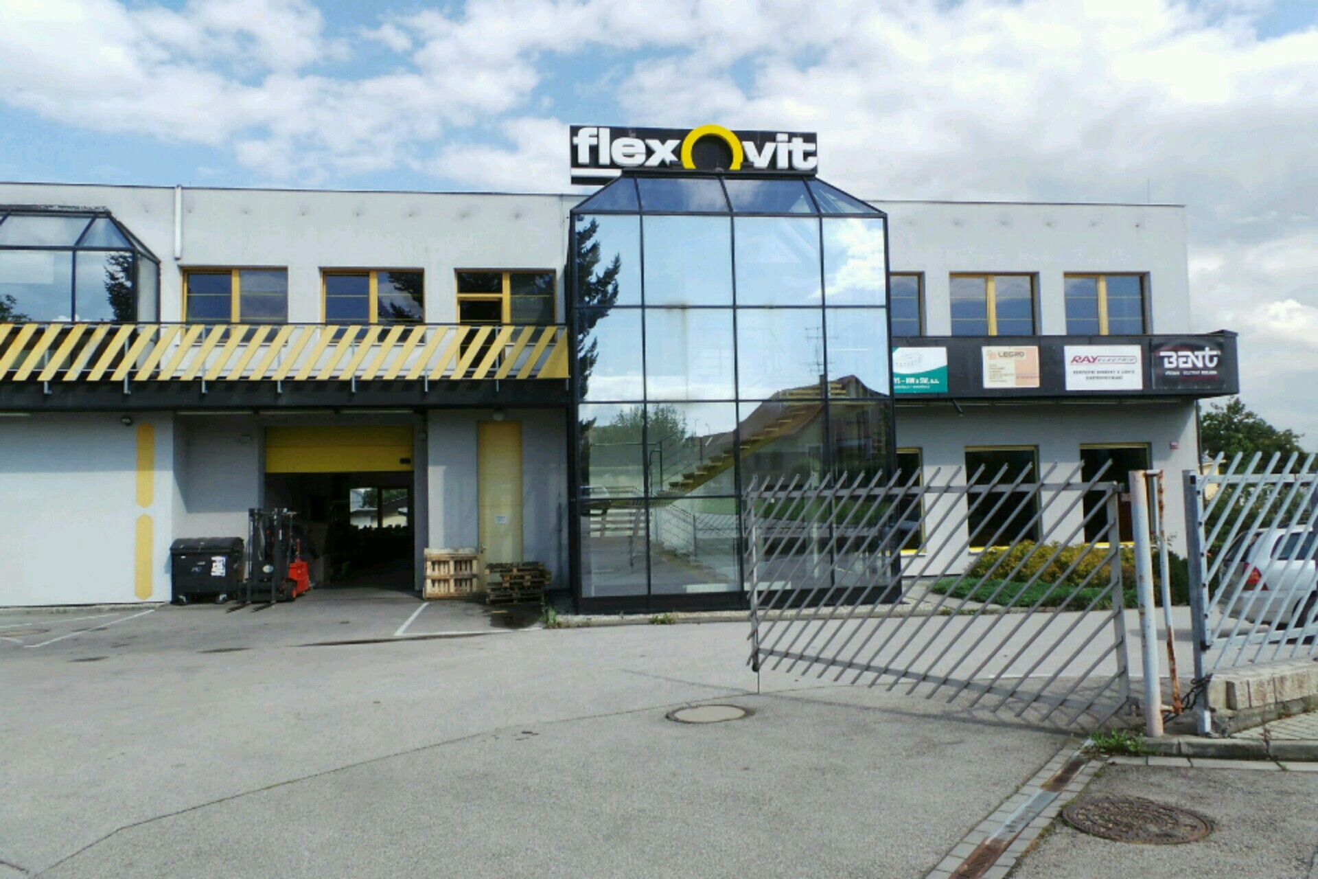 RAY - ELECTRIC, spol. s r.o.