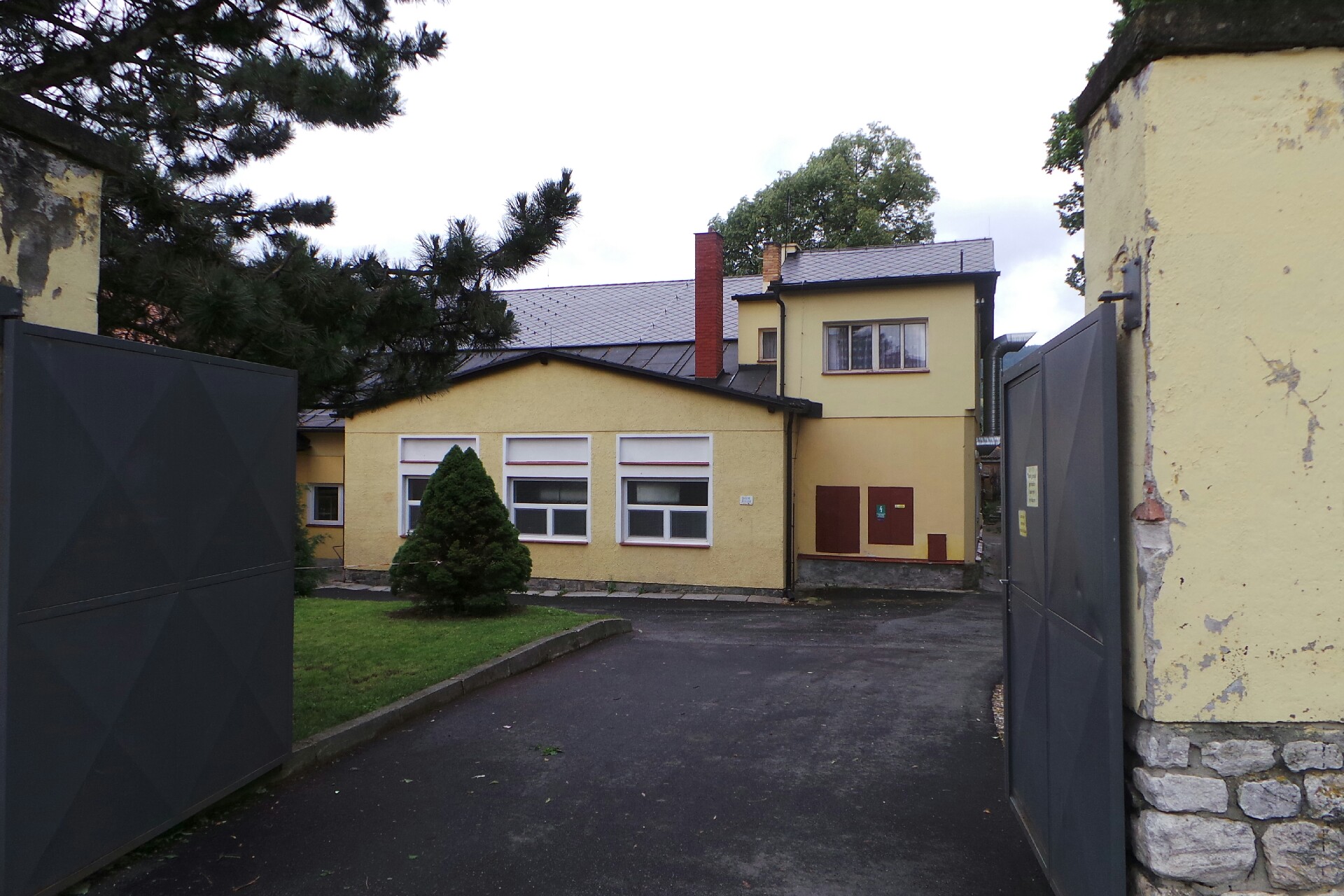 Školní jídelna Sušice, Nuželická foto 2