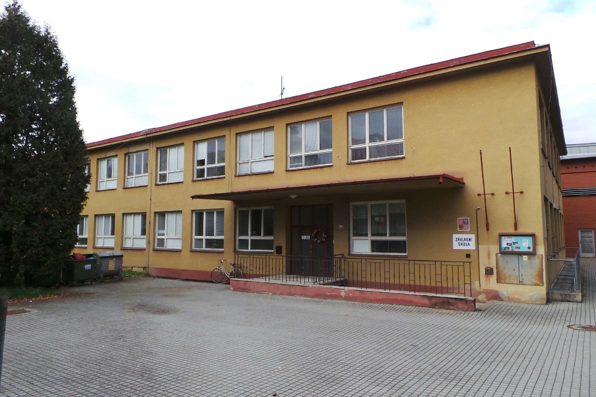 Základní škola a mateřská škola Sázava