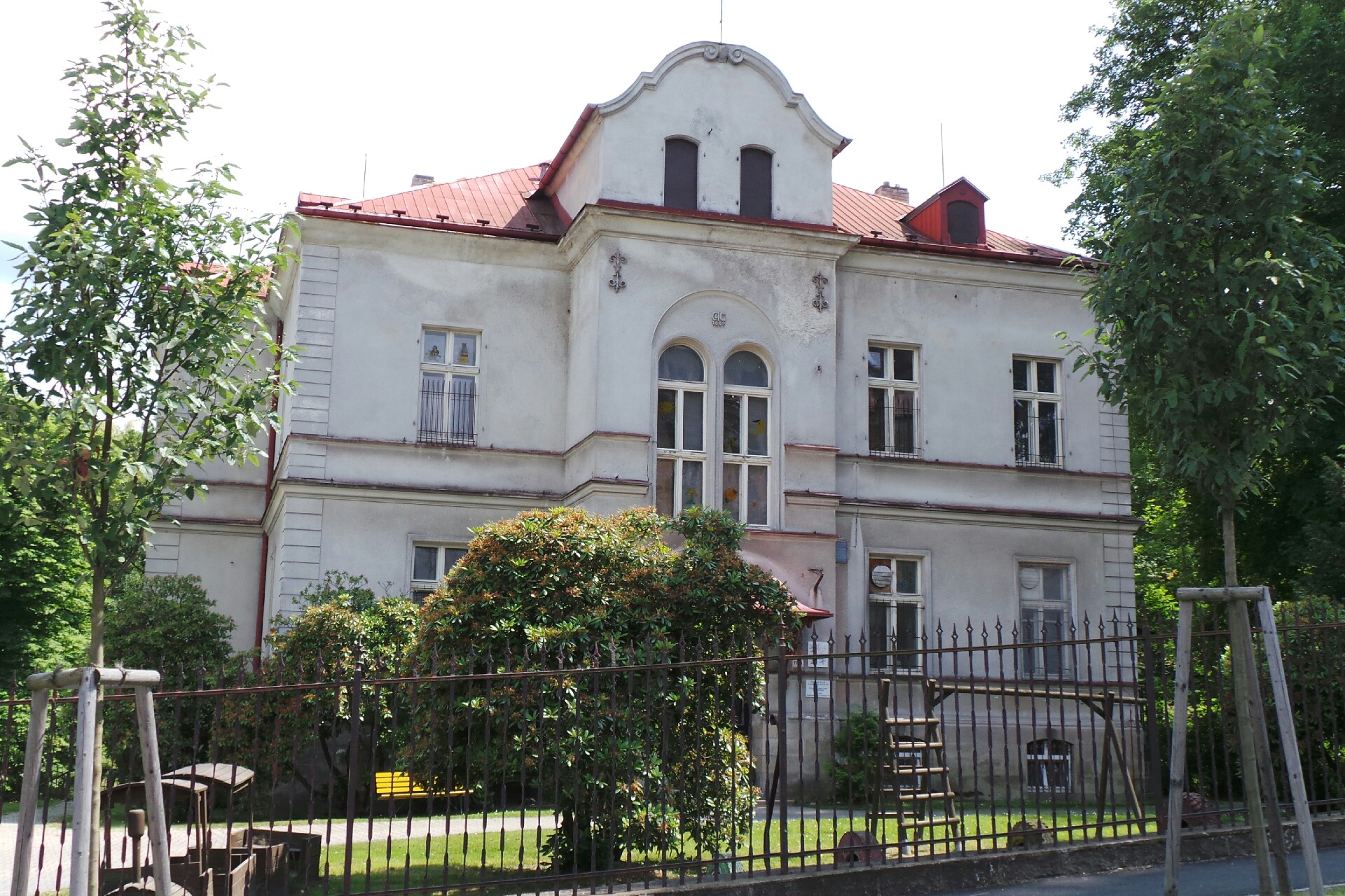 ZŠ a MŠ Aš, Gustava Geipela