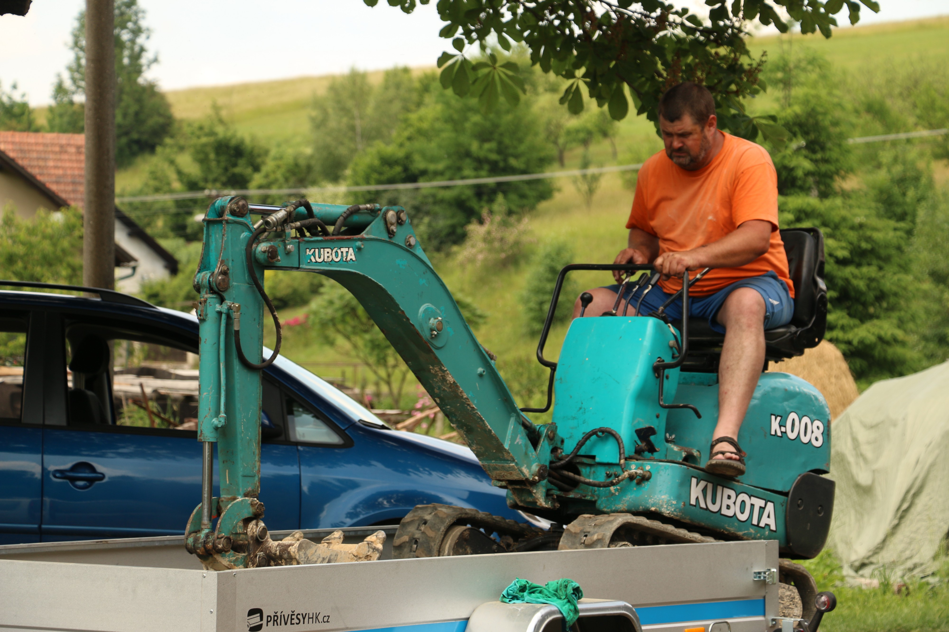 Petr Ešpandr - zemní práce minibagrem foto 3