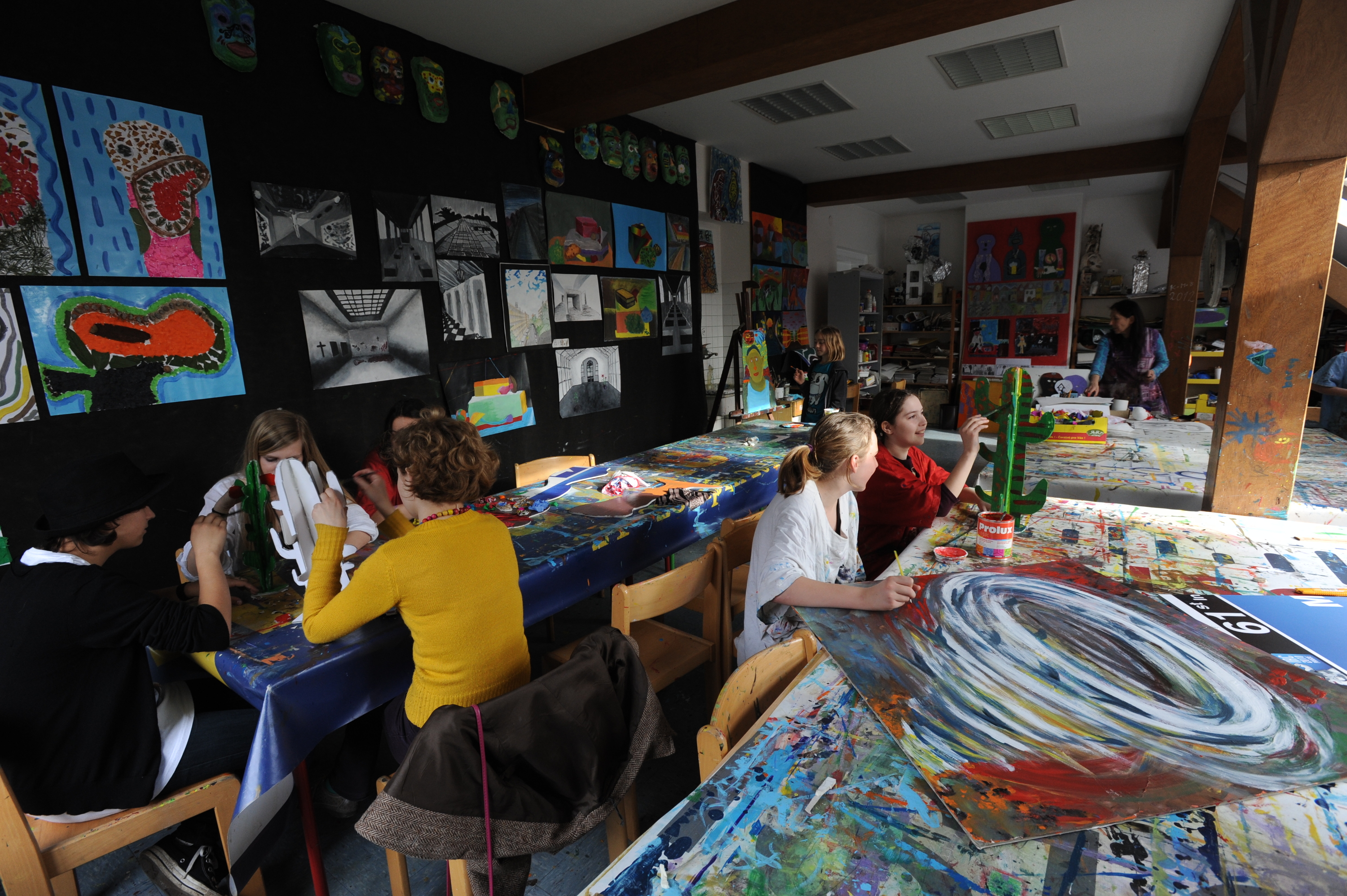 ZUŠ Praha 6, Nad Alejí, V Šáreckém údolí foto 1