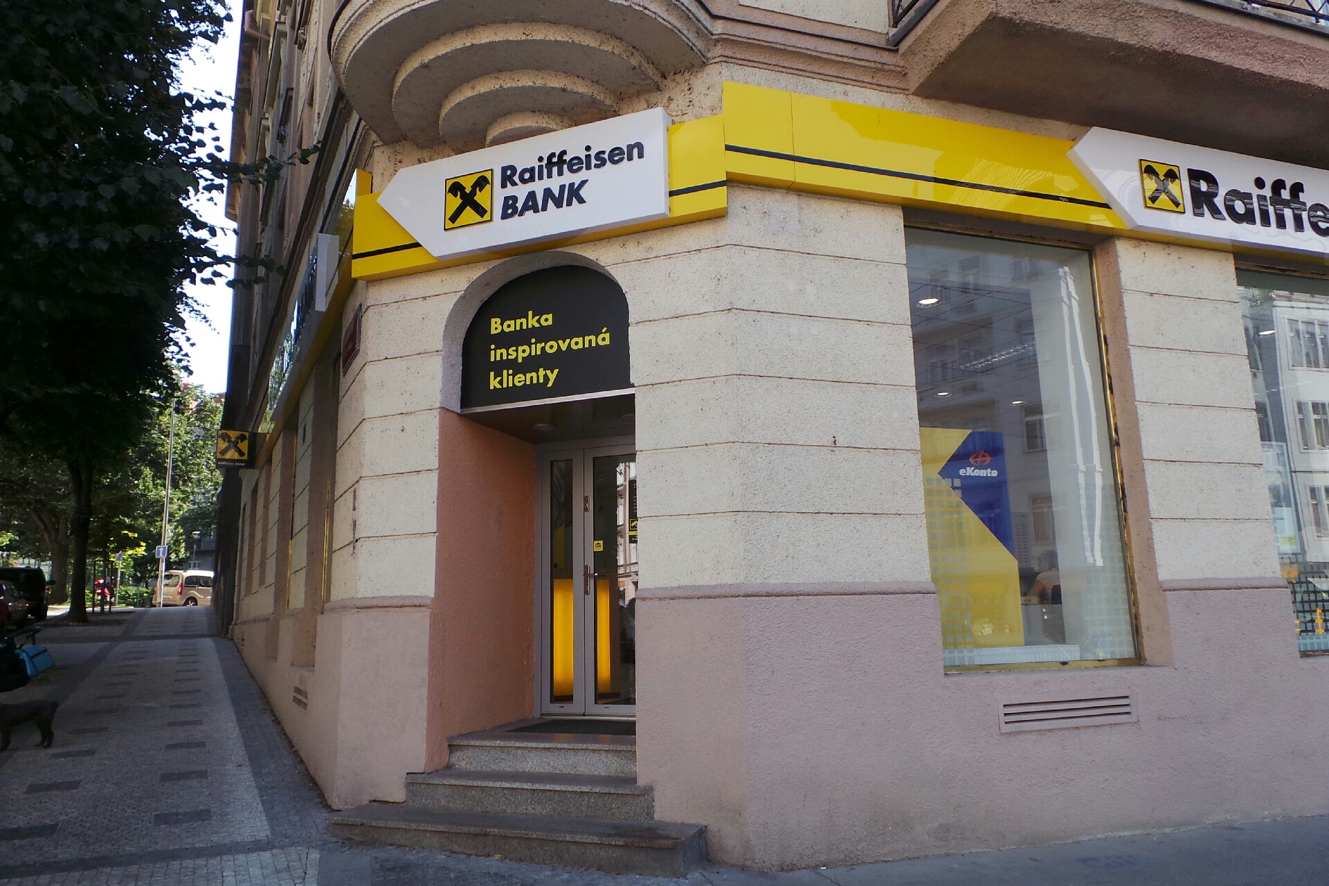 Raiffeisenbank - bankomat