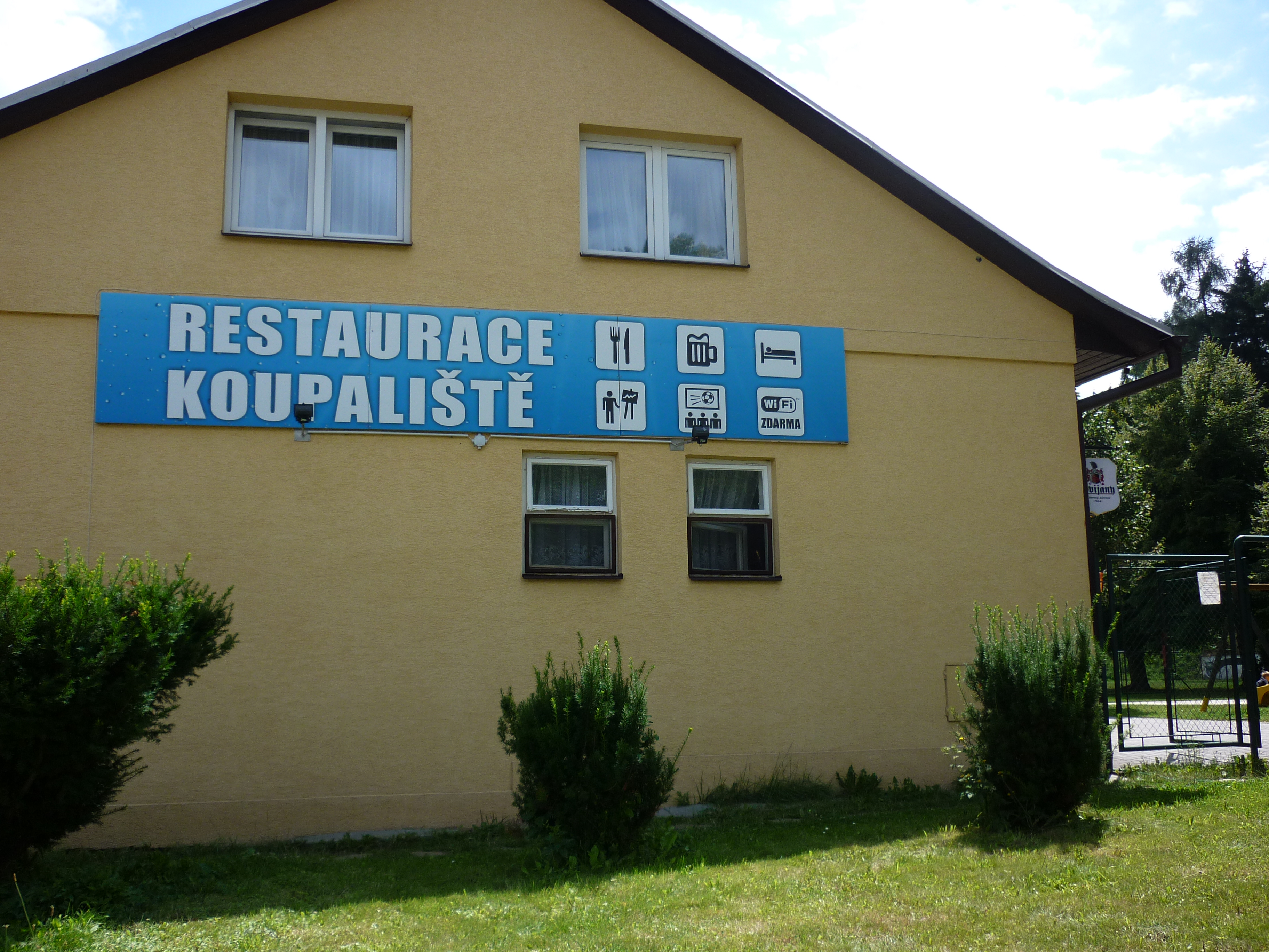 Restaurace & pizzerie Koupaliště foto 2