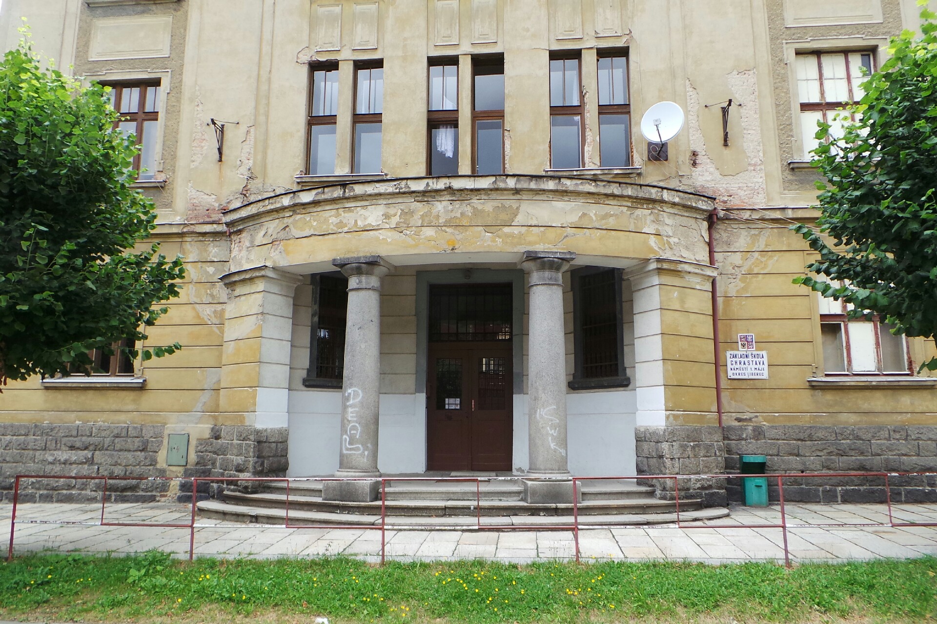 ZŠ Chrastava, Revoluční