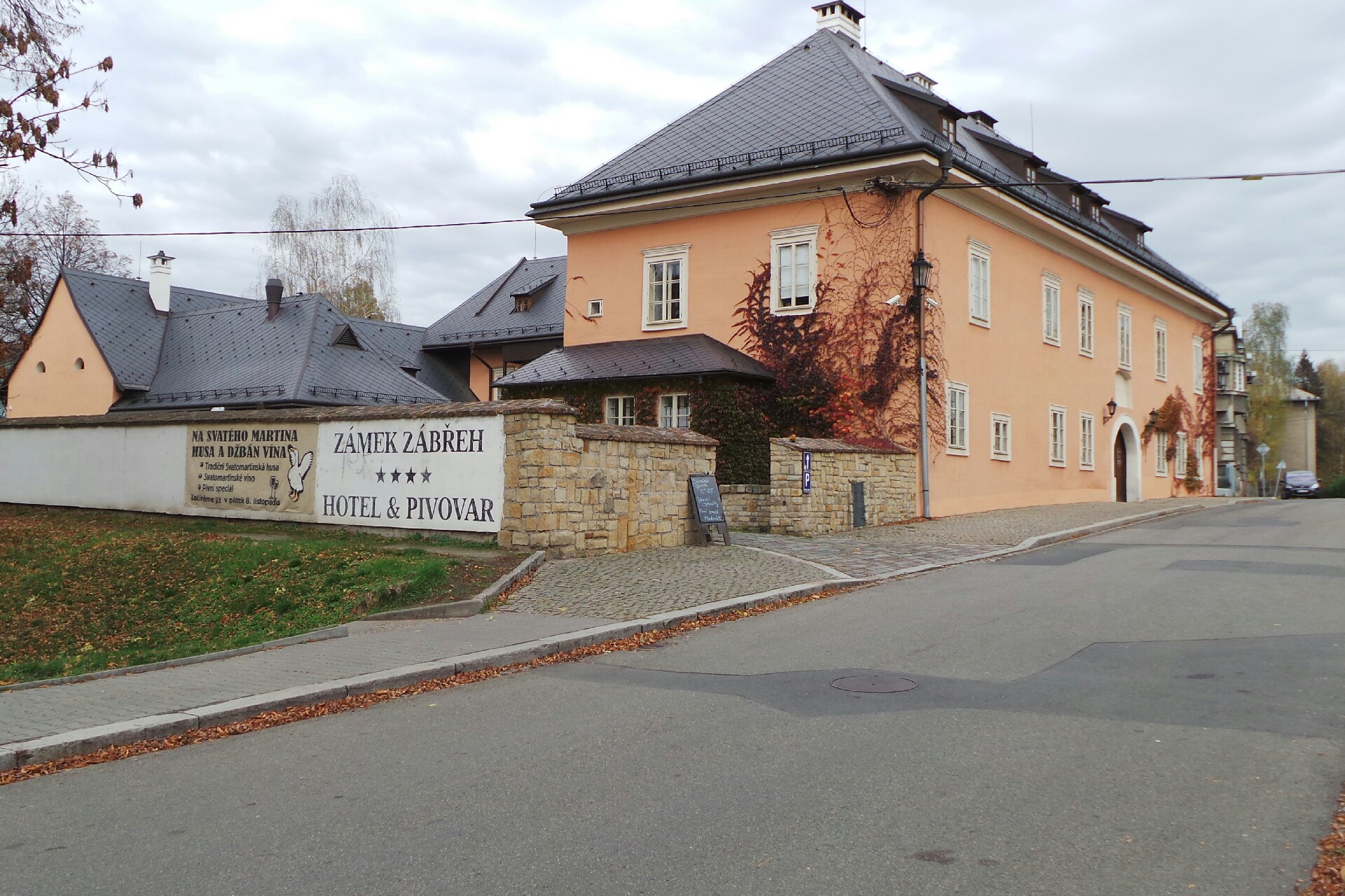 ZÁMEK ZÁBŘEH OSTRAVA - HOTEL & PIVOVAR