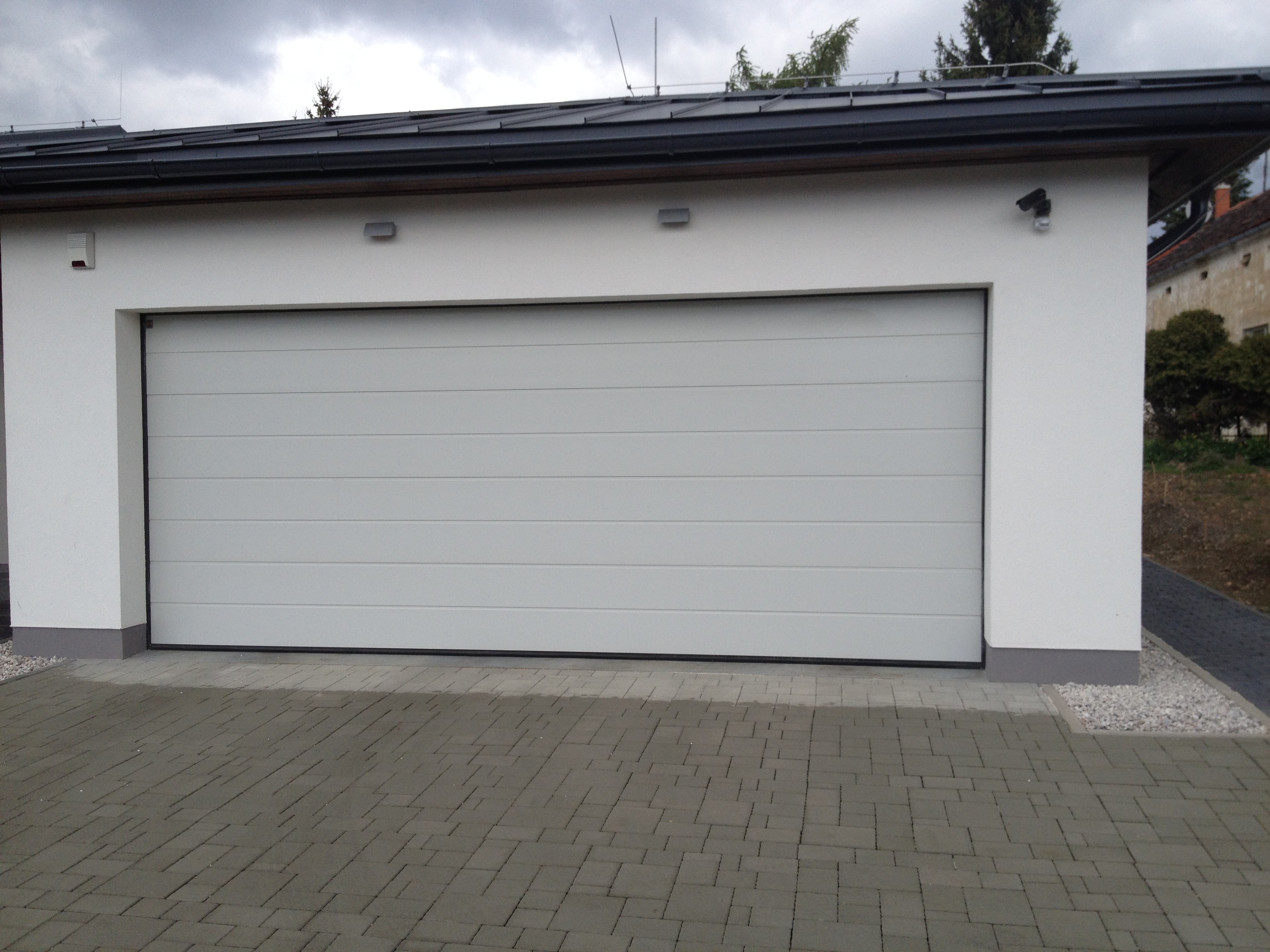 RAJEK.CZ - stínící a vratová technika foto 4