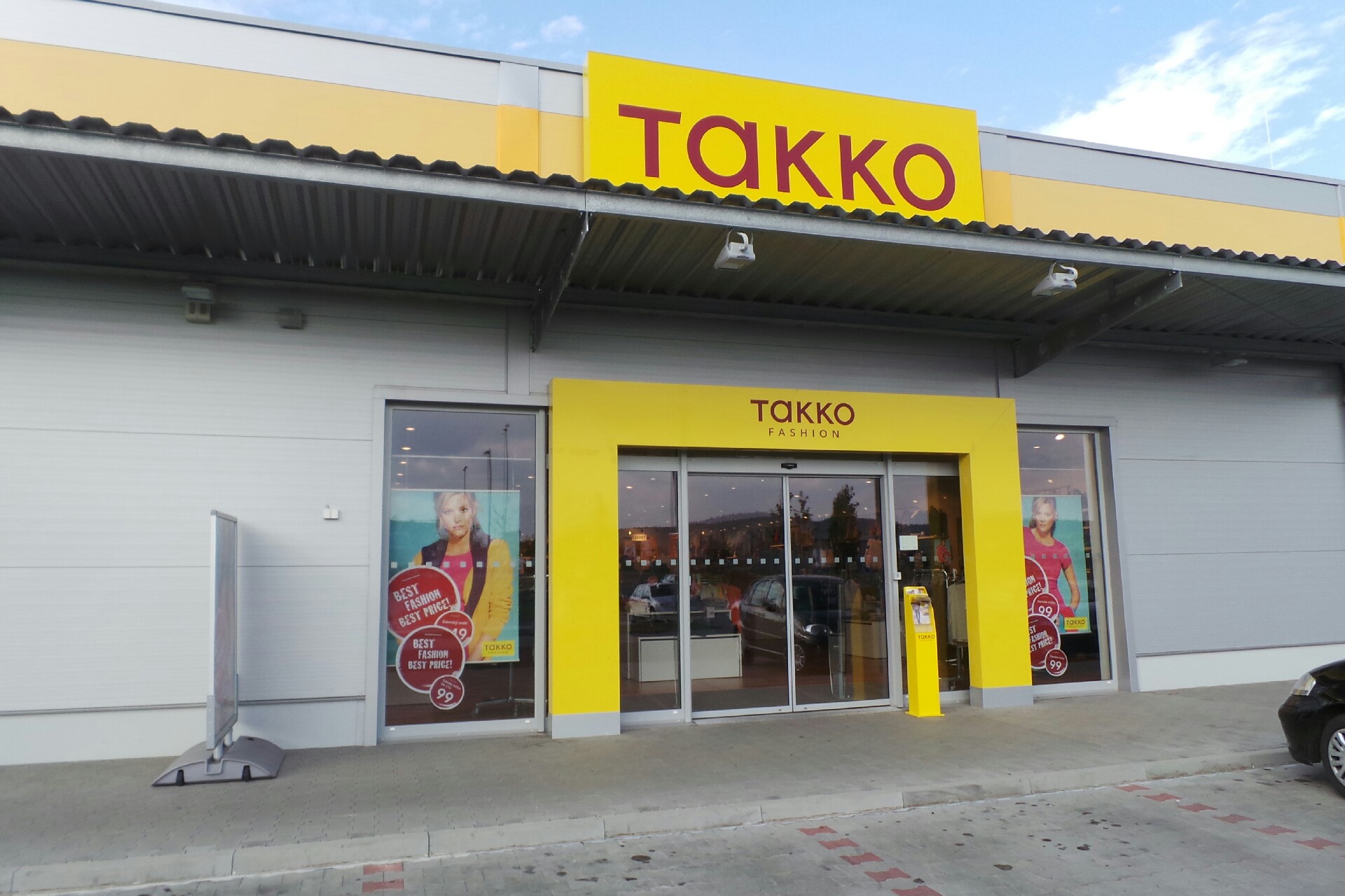 TAKKO FASHION