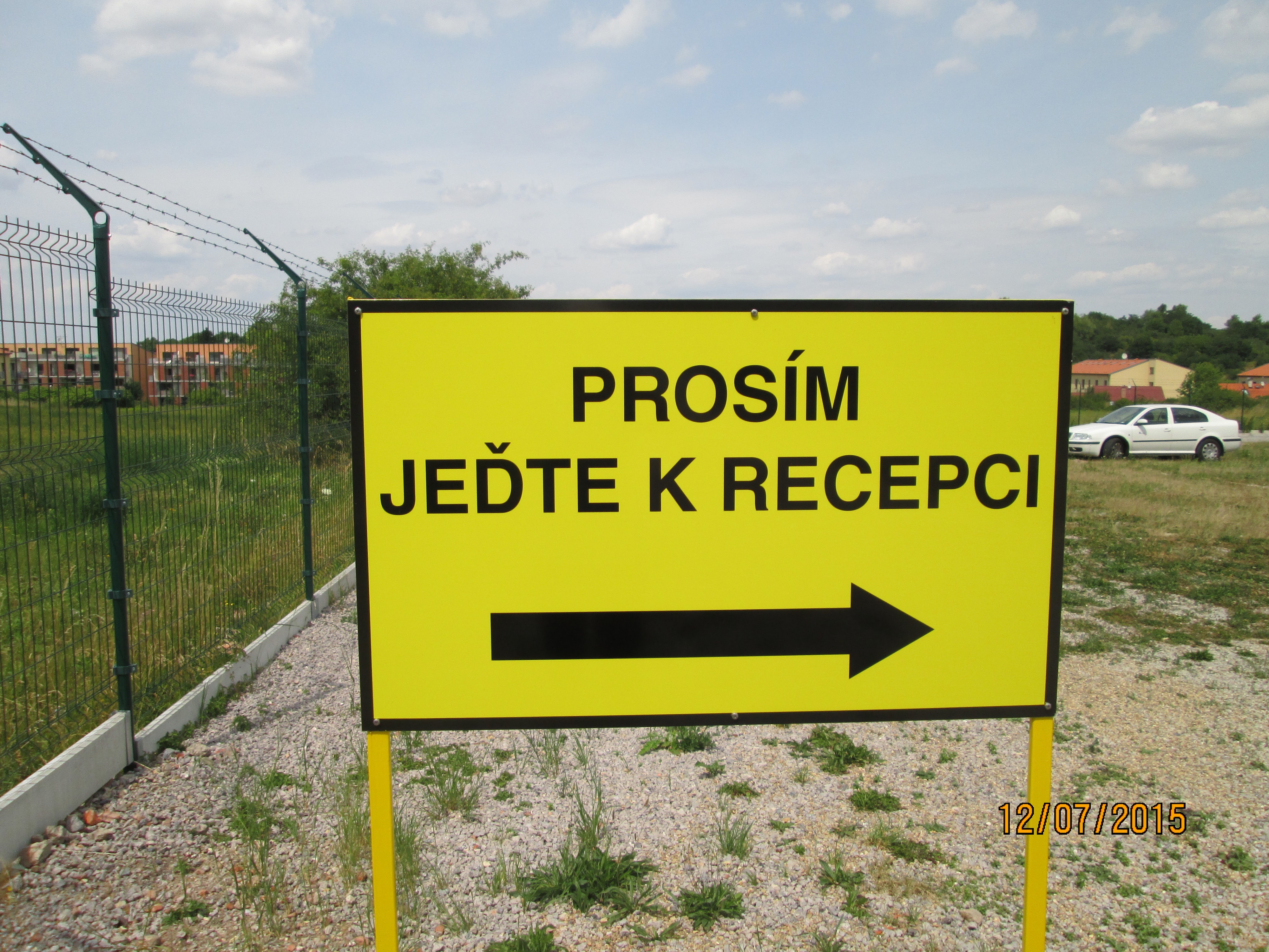 Parkoviště u letiště Praha.cz foto 2