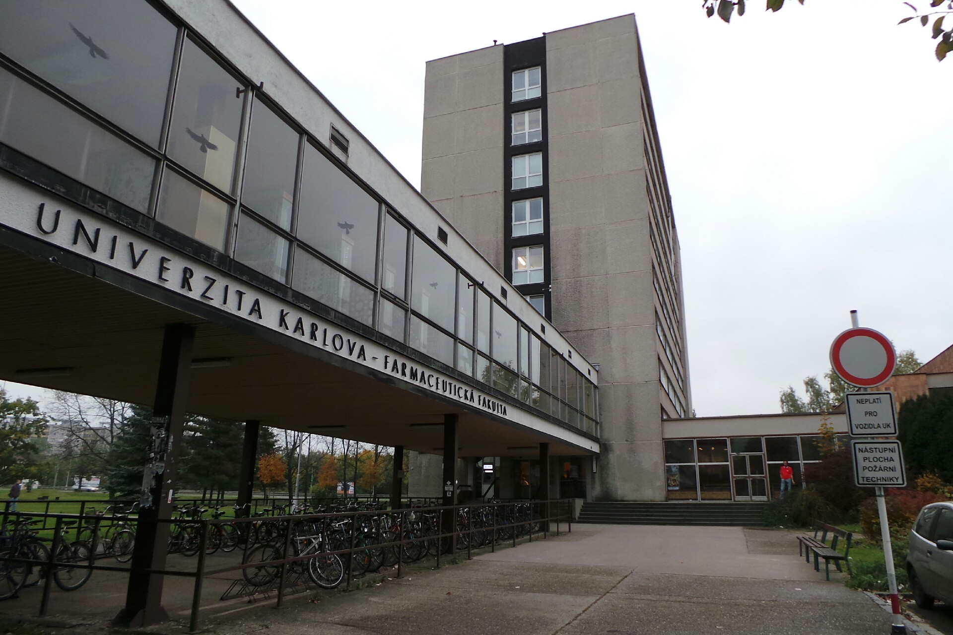 Katedra organické a bioorganické chemie  Farmaceutické fakulty - Univerzita Karlova