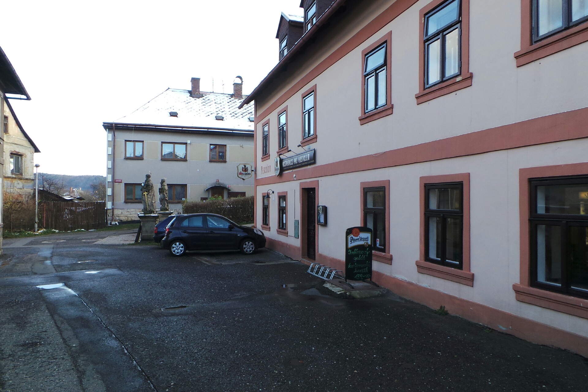 Hospoda Pod Kostelem foto 3