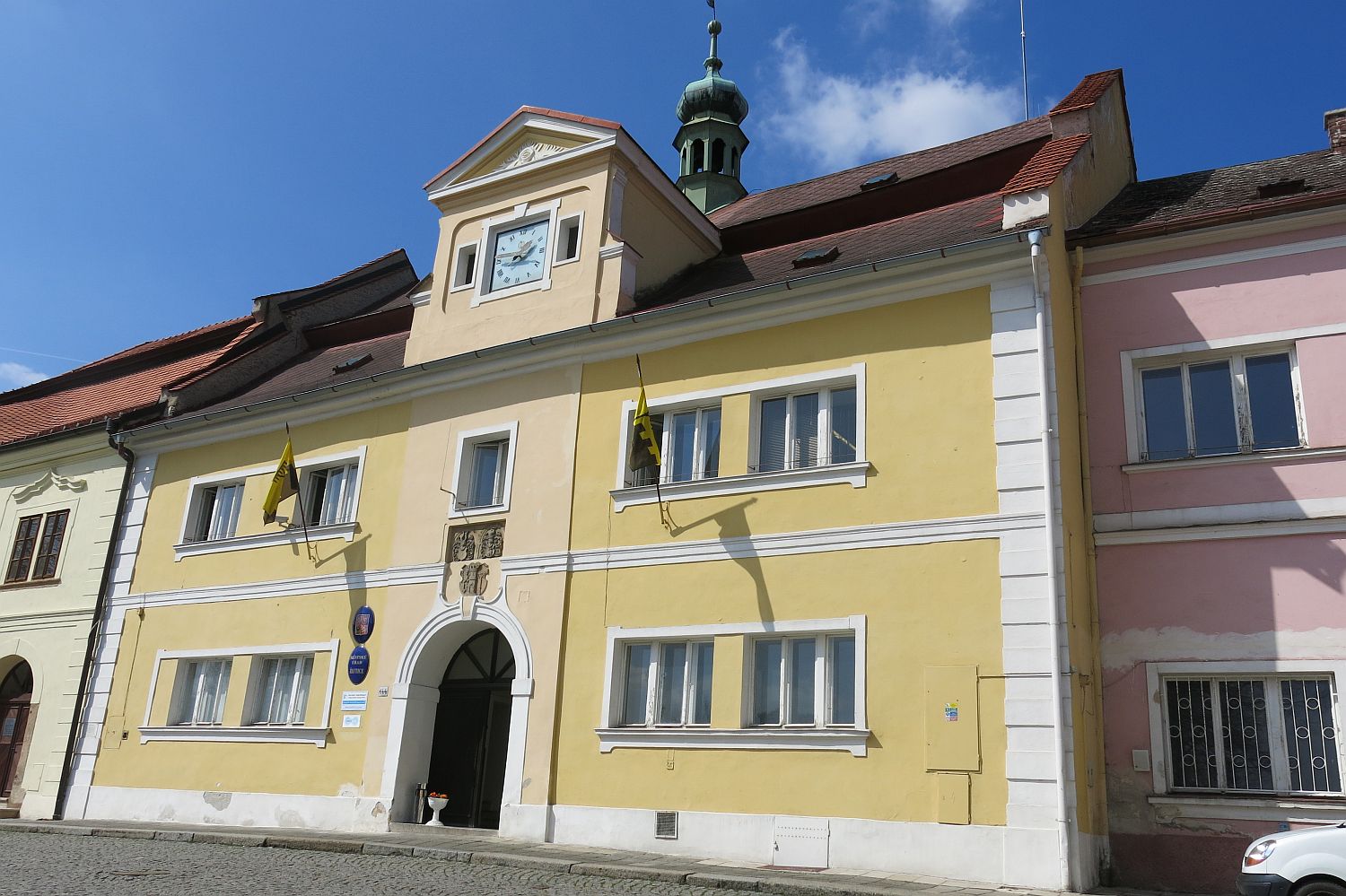 Žlutice - městský úřad foto 2