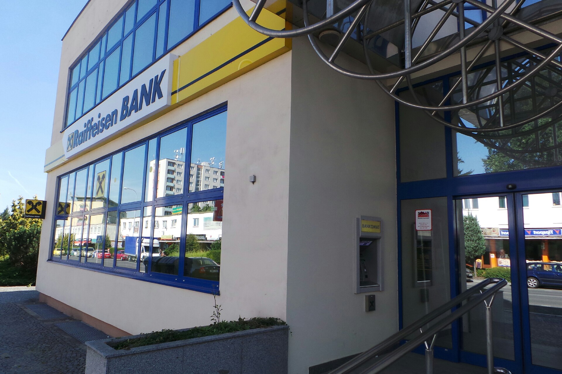 Raiffeisenbank - bankomat foto 1