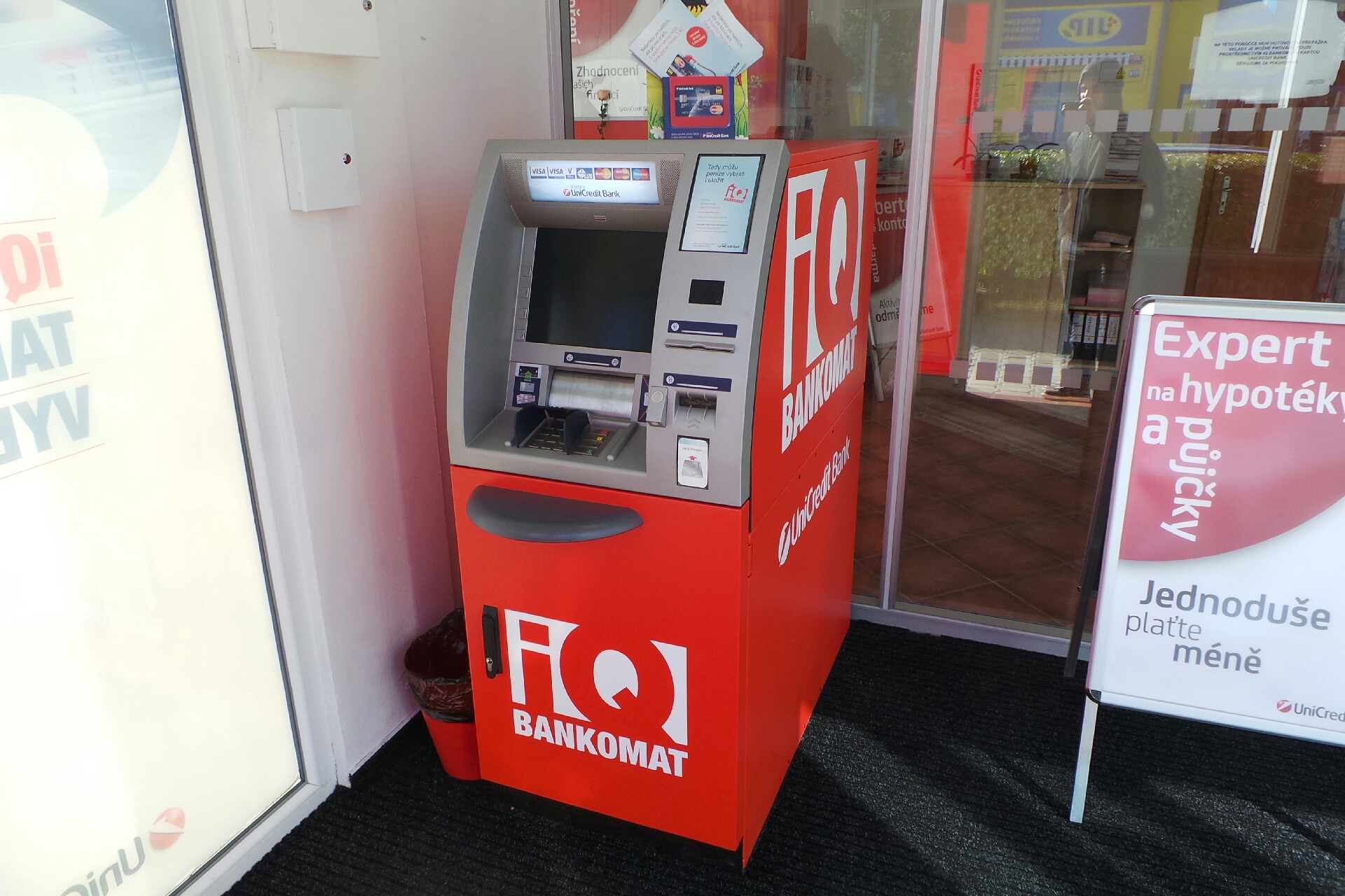 Bankomat UniCredit Bank Czech Republic