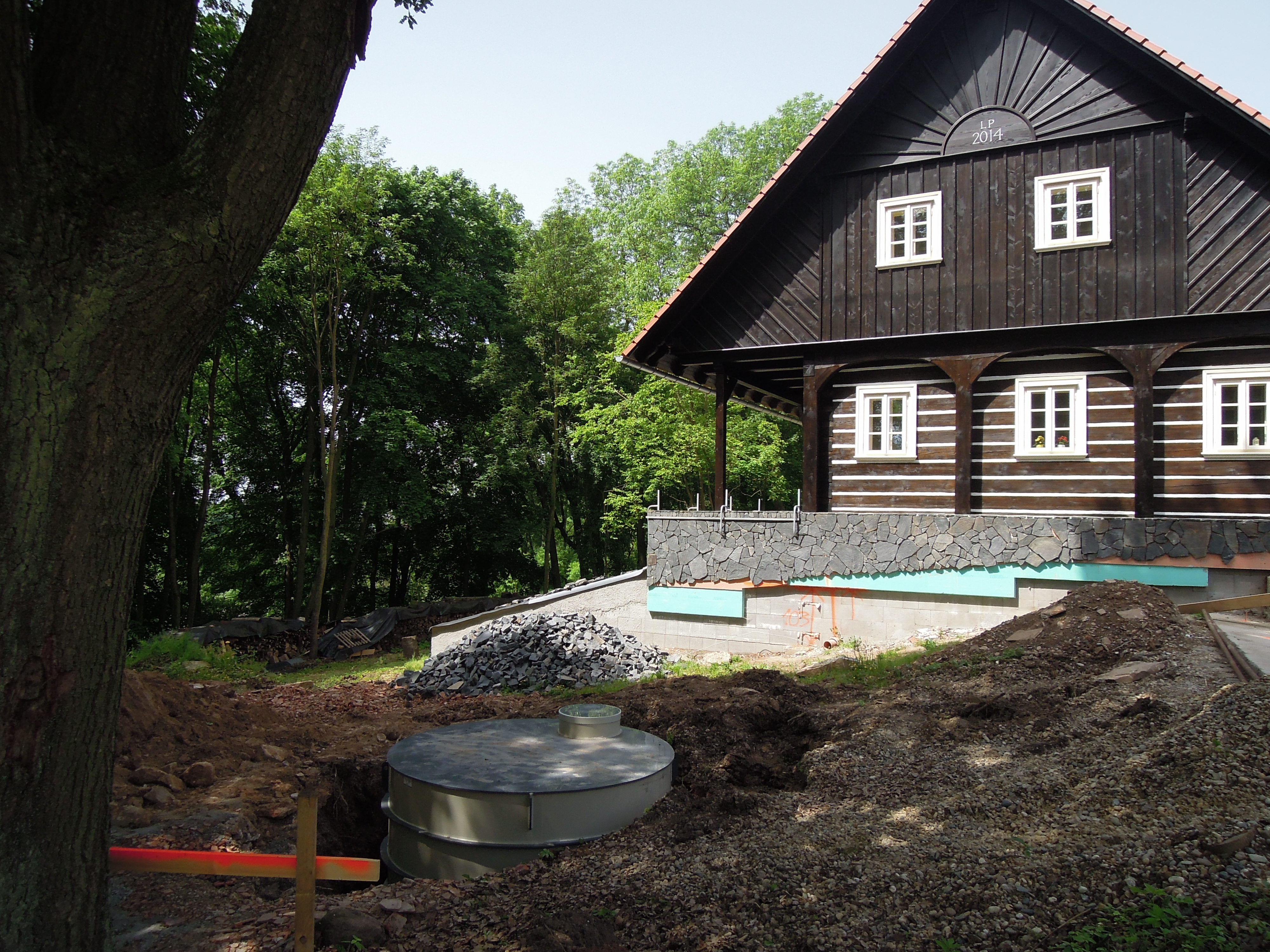 LUK - stavby, střechy, izolace foto 6