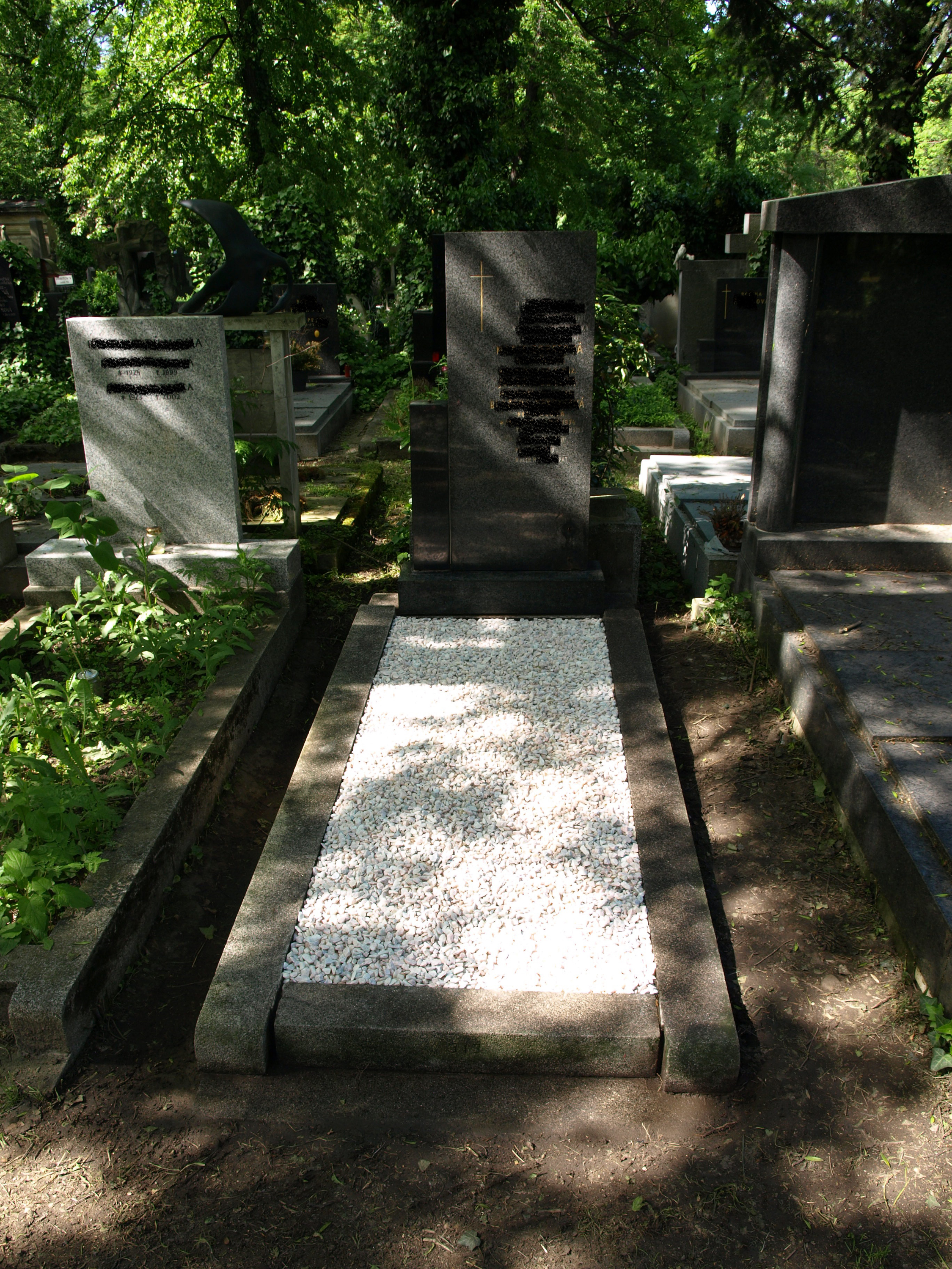 Zuzana Baláčová - Péče o hroby foto 3